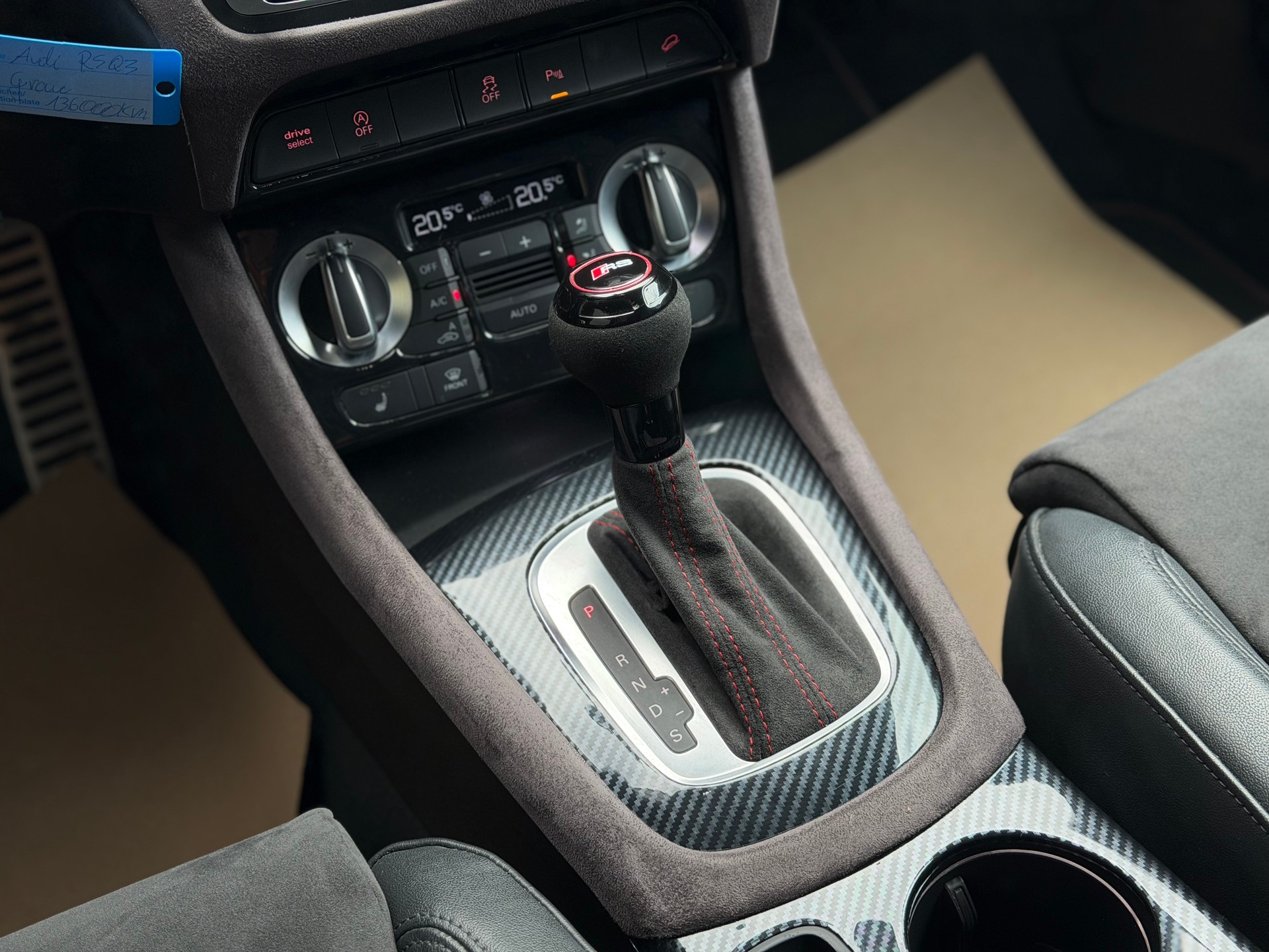 AUDI RS Q3 2.5 TFSI quattro S-tronic-image-17