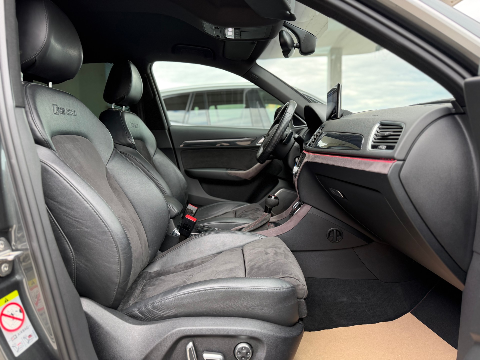 AUDI RS Q3 2.5 TFSI quattro S-tronic-image-13