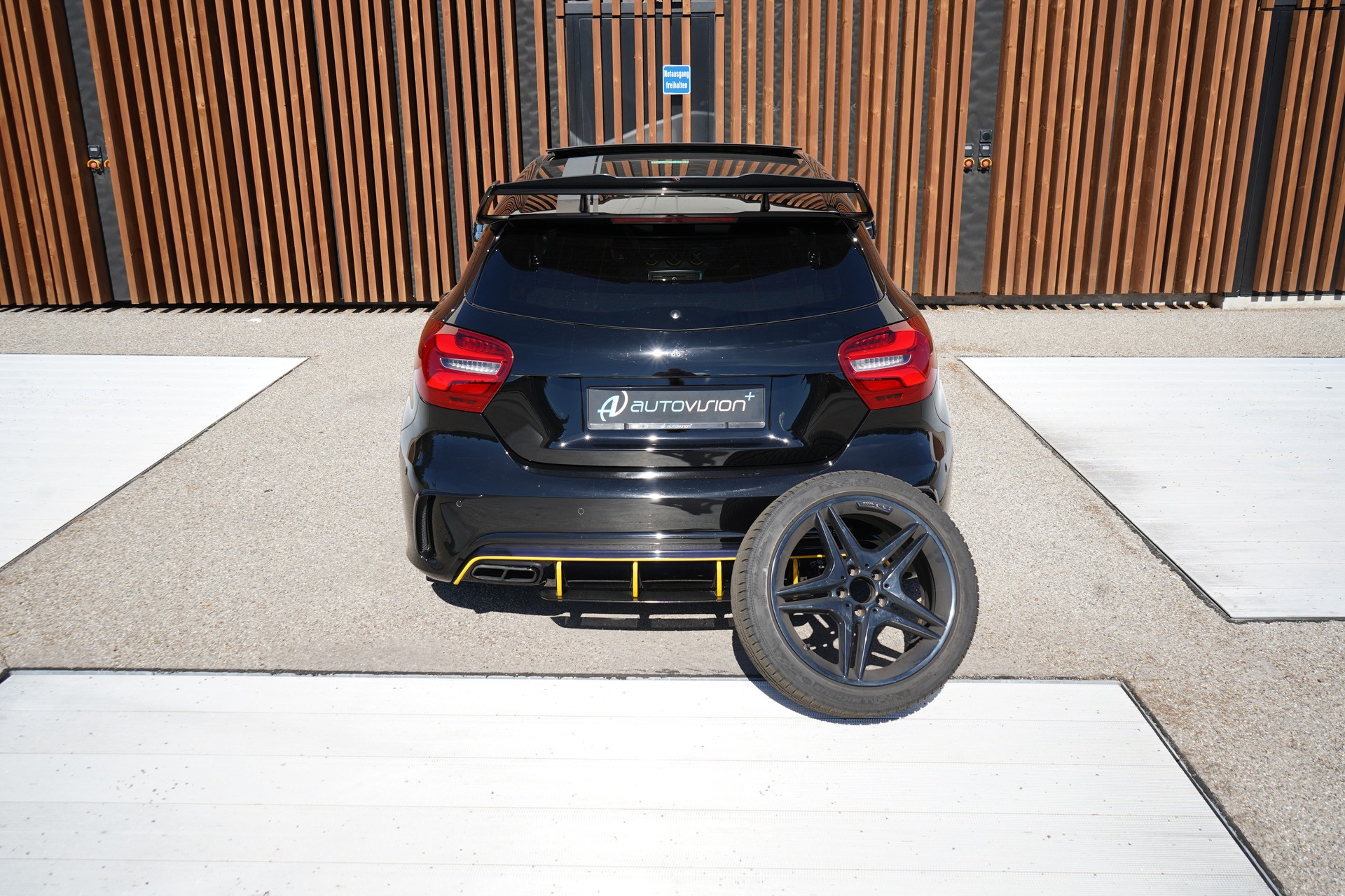MERCEDES-BENZ A 45 AMG YELLOW NIGHT EDITION 4MATIC 7G-DCT l 380 PS-image-14