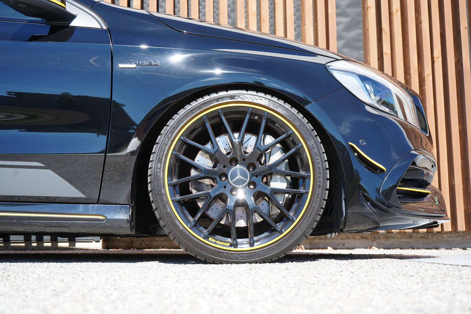 MERCEDES-BENZ A 45 AMG YELLOW NIGHT EDITION 4MATIC 7G-DCT l 380 PS-image-12
