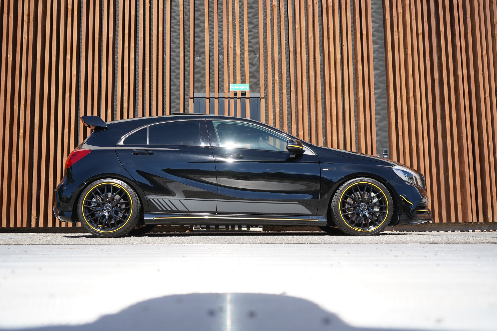 MERCEDES-BENZ A 45 AMG YELLOW NIGHT EDITION 4MATIC 7G-DCT l 380 PS