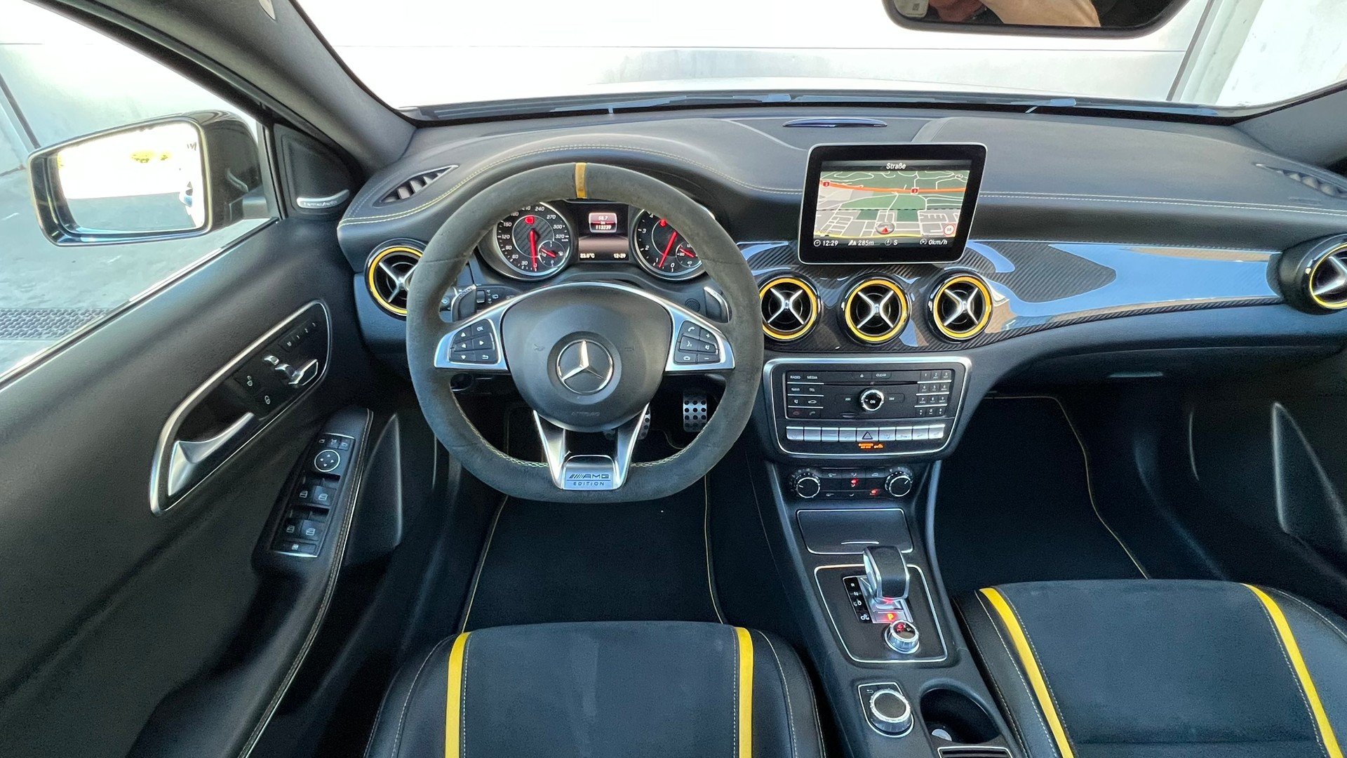MERCEDES-BENZ A 45 AMG YELLOW NIGHT EDITION 4MATIC 7G-DCT l 380 PS-image-27