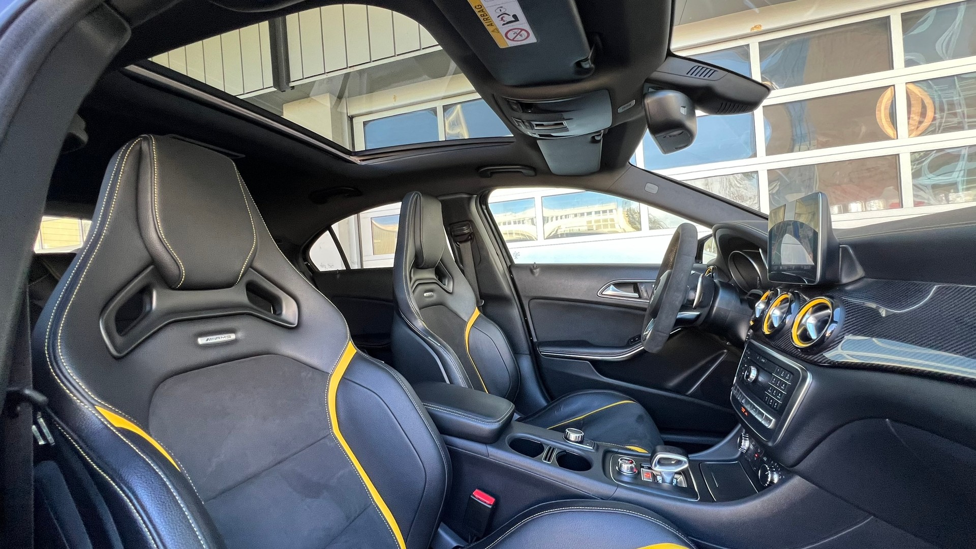 MERCEDES-BENZ A 45 AMG YELLOW NIGHT EDITION 4MATIC 7G-DCT l 380 PS-image-26