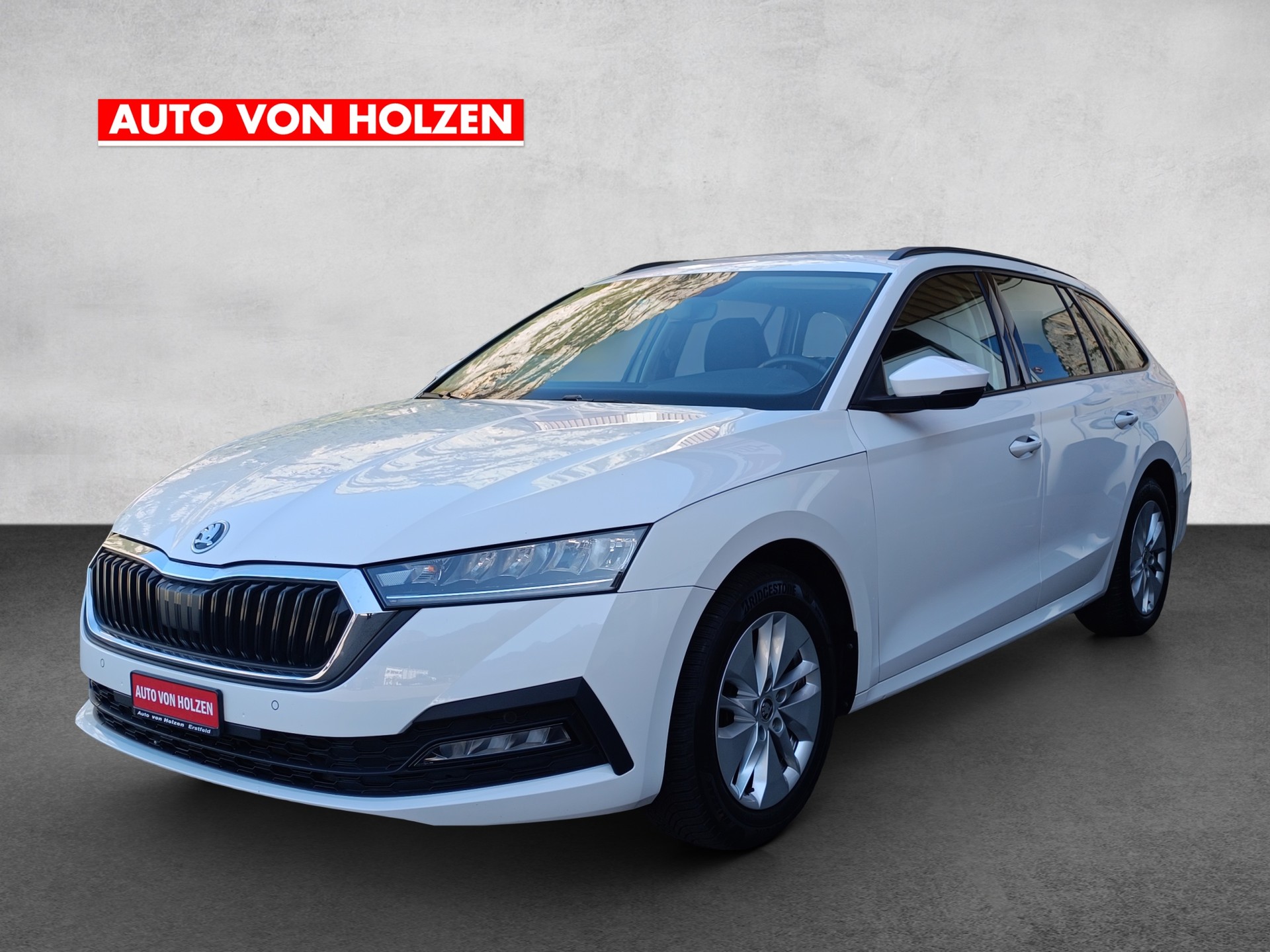 SKODA Octavia Combi 2.0 TDI DSG Ambition 4x4-showroom-element-1