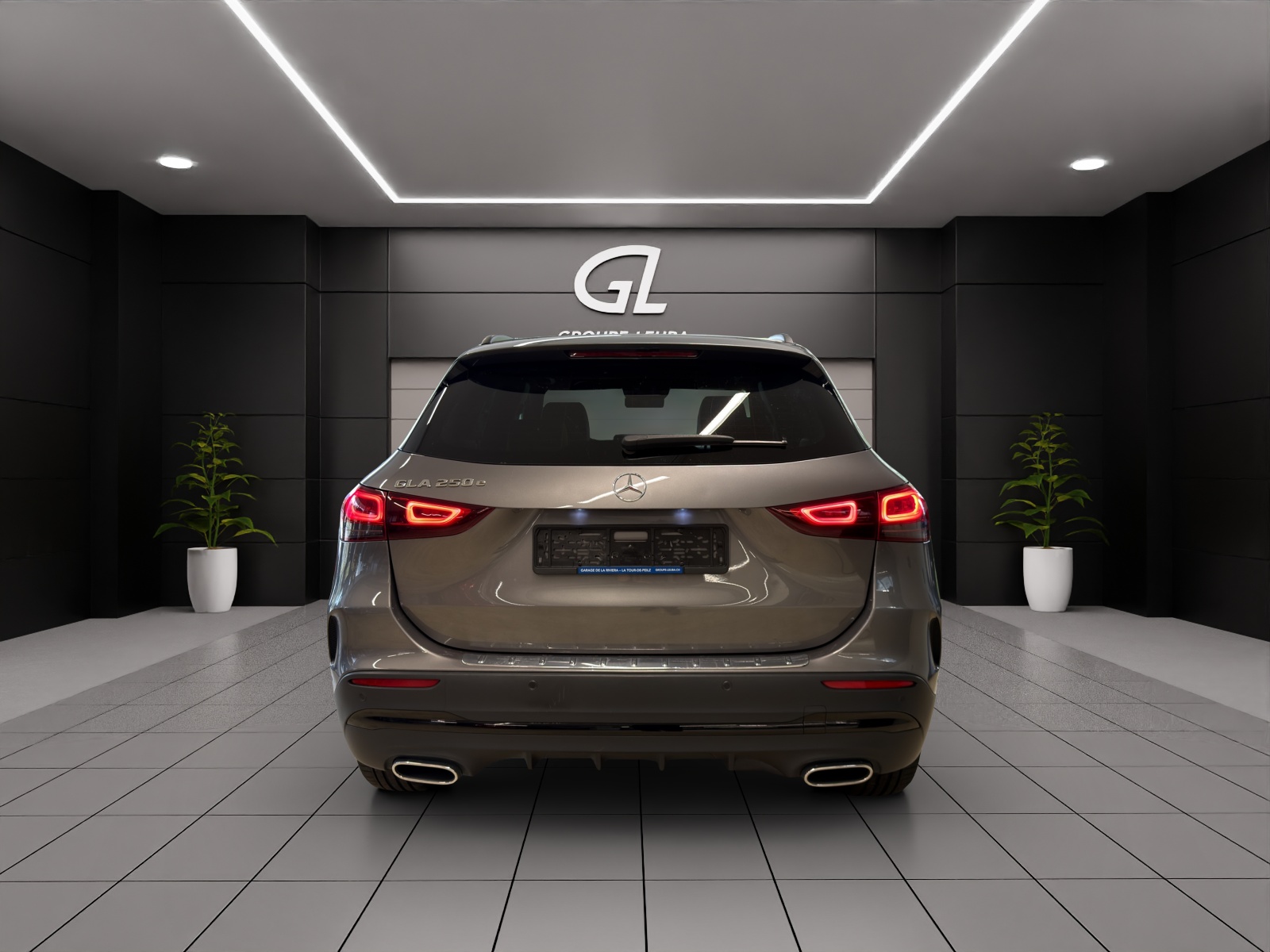 MERCEDES-BENZ GLA 250e AMG Line 8G-DCT-image-4