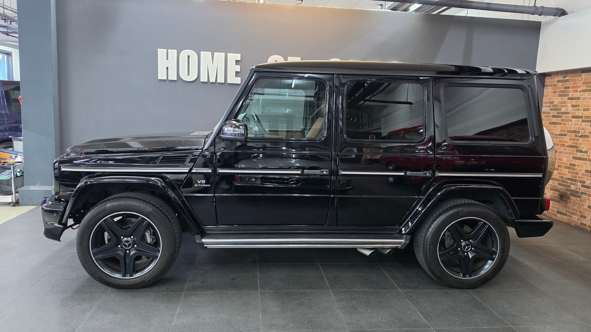 MERCEDES-BENZ G 63 AMG Automatic-showroom-element-3
