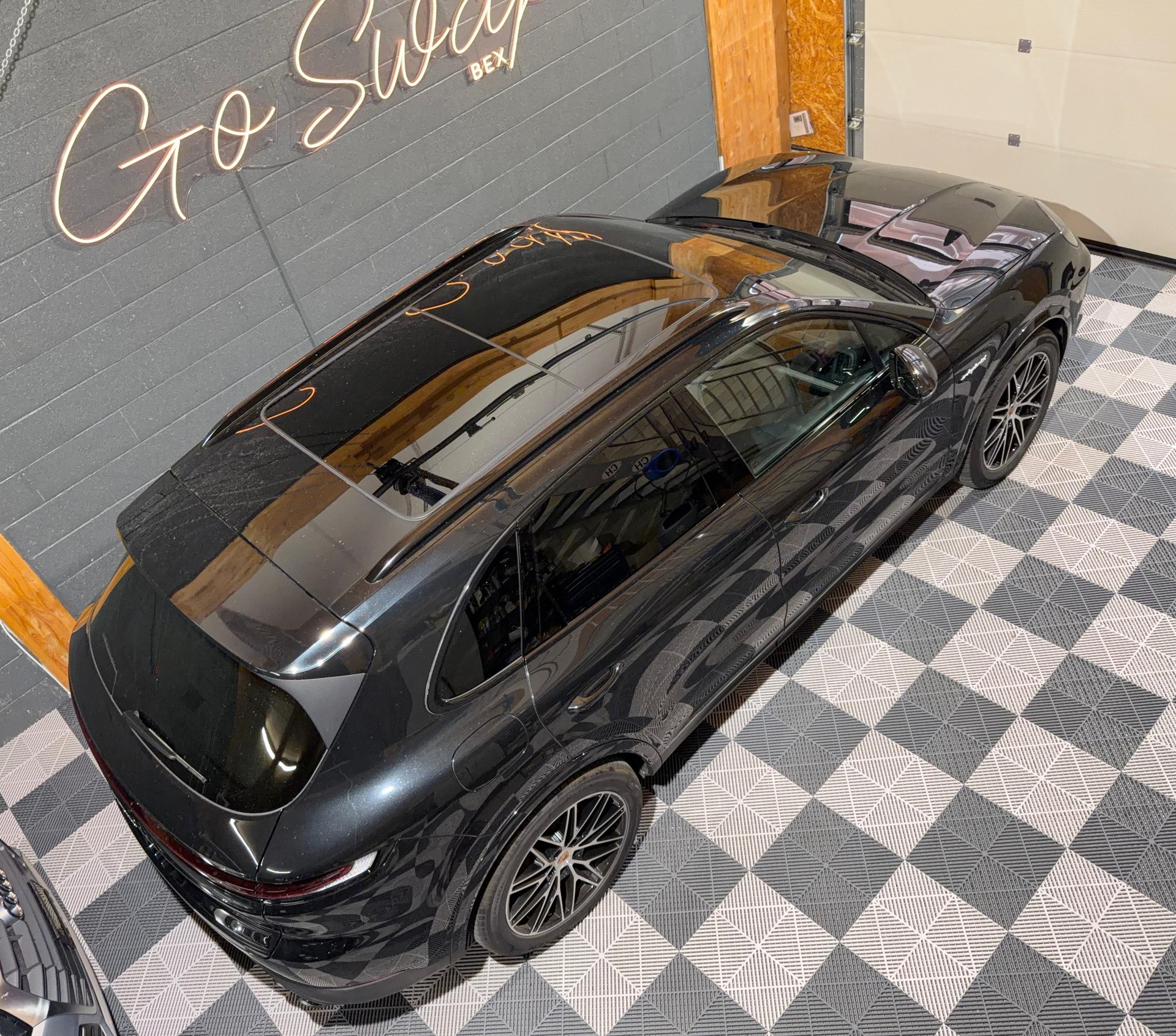 PORSCHE Cayenne E-Hybrid Tiptronic-showroom-element-2