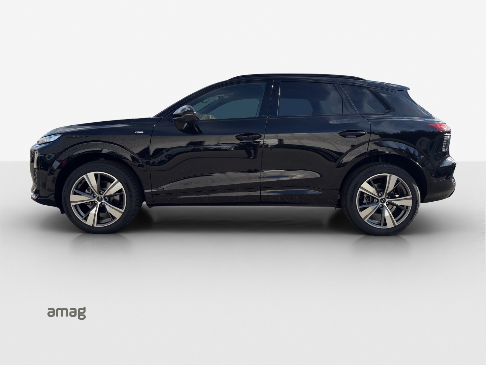 AUDI Q3 SUV 110 kW TFSI S tronic-showroom-element-1