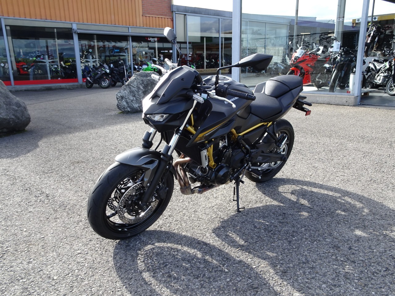 KAWASAKI Z 650 S (35kW)-image-3