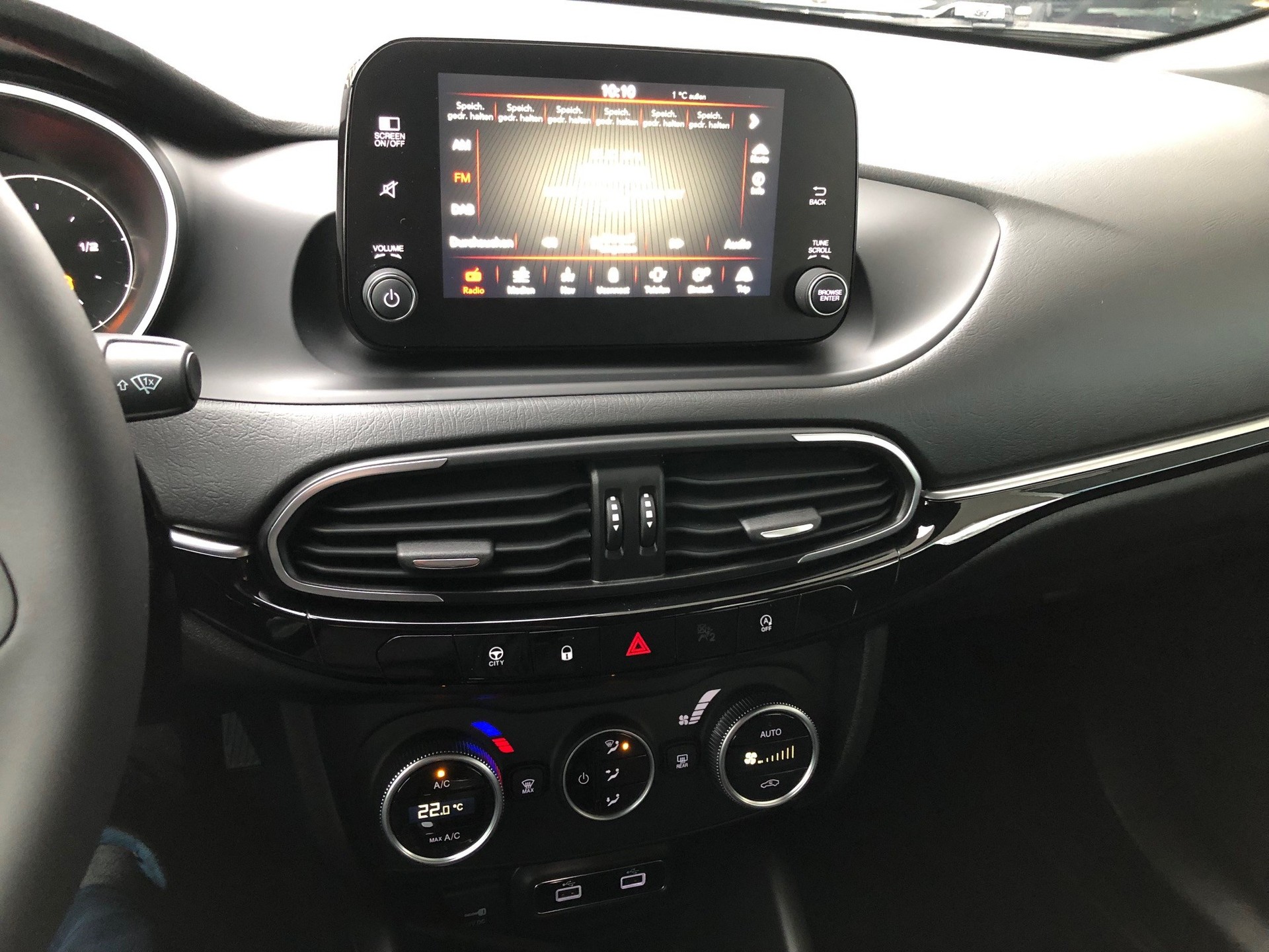 FIAT Tipo 1.0 T3 Station Wagon City Sport-image-11