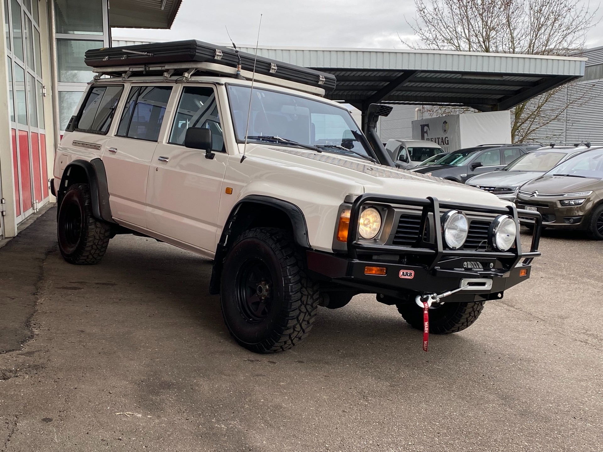 NISSAN Patrol GR 2.8 DL Wagon-showroom-element-3