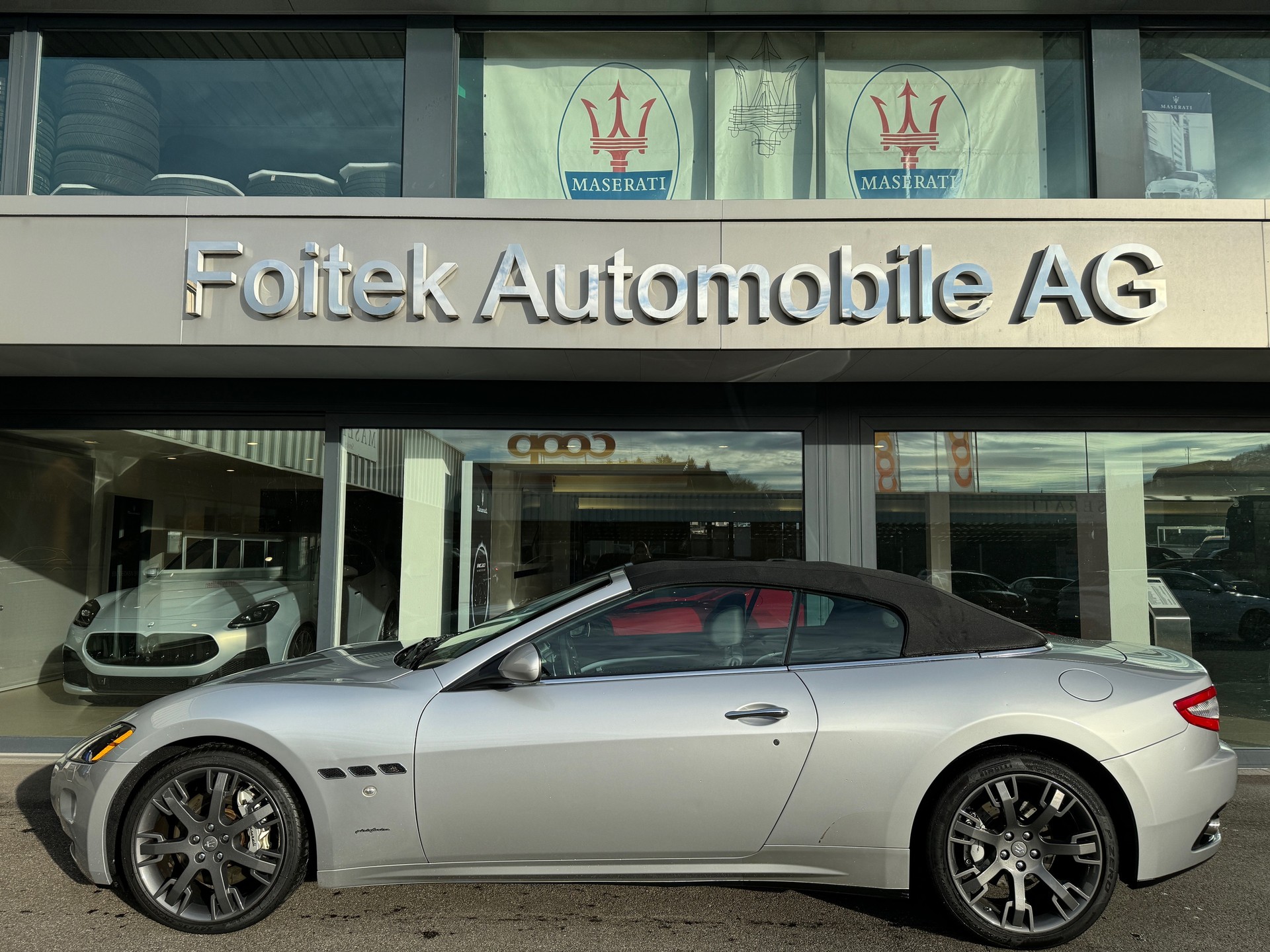 MASERATI GranCabrio-showroom-element-1
