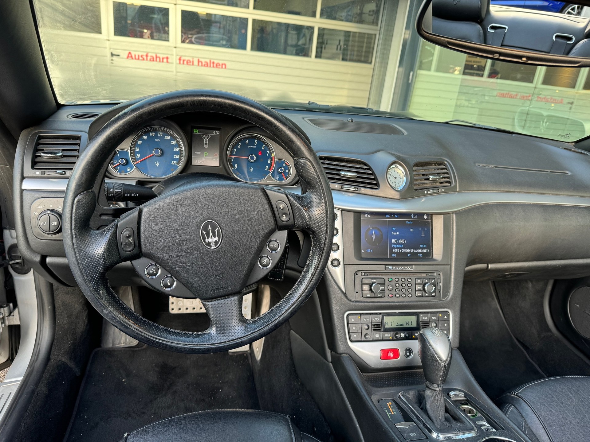 MASERATI GranCabrio-image-14