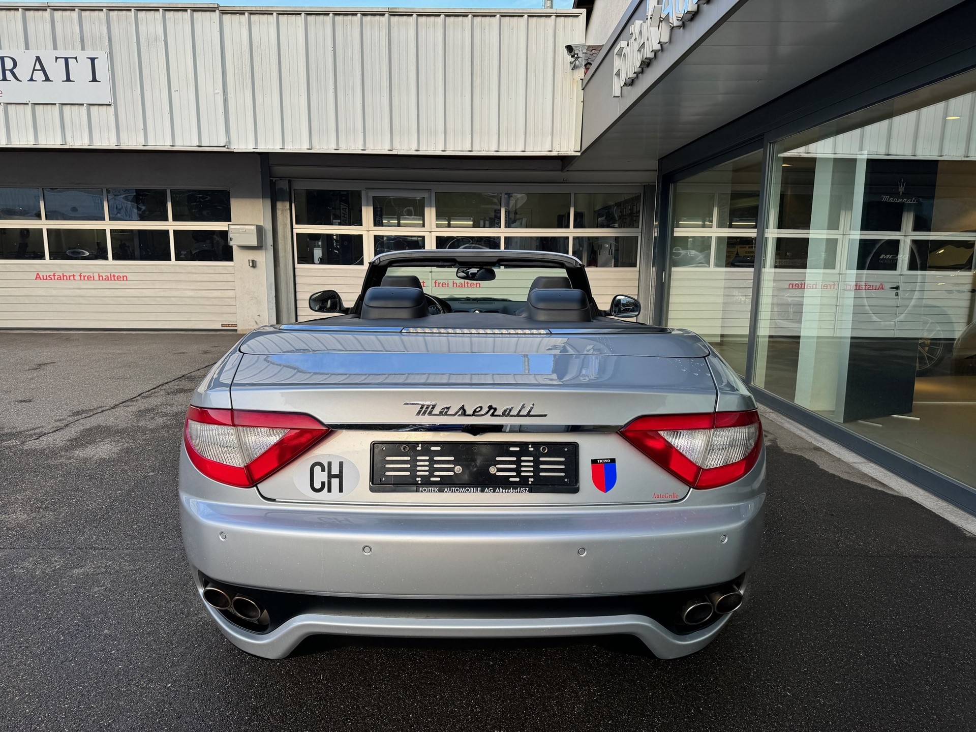 MASERATI GranCabrio-image-18