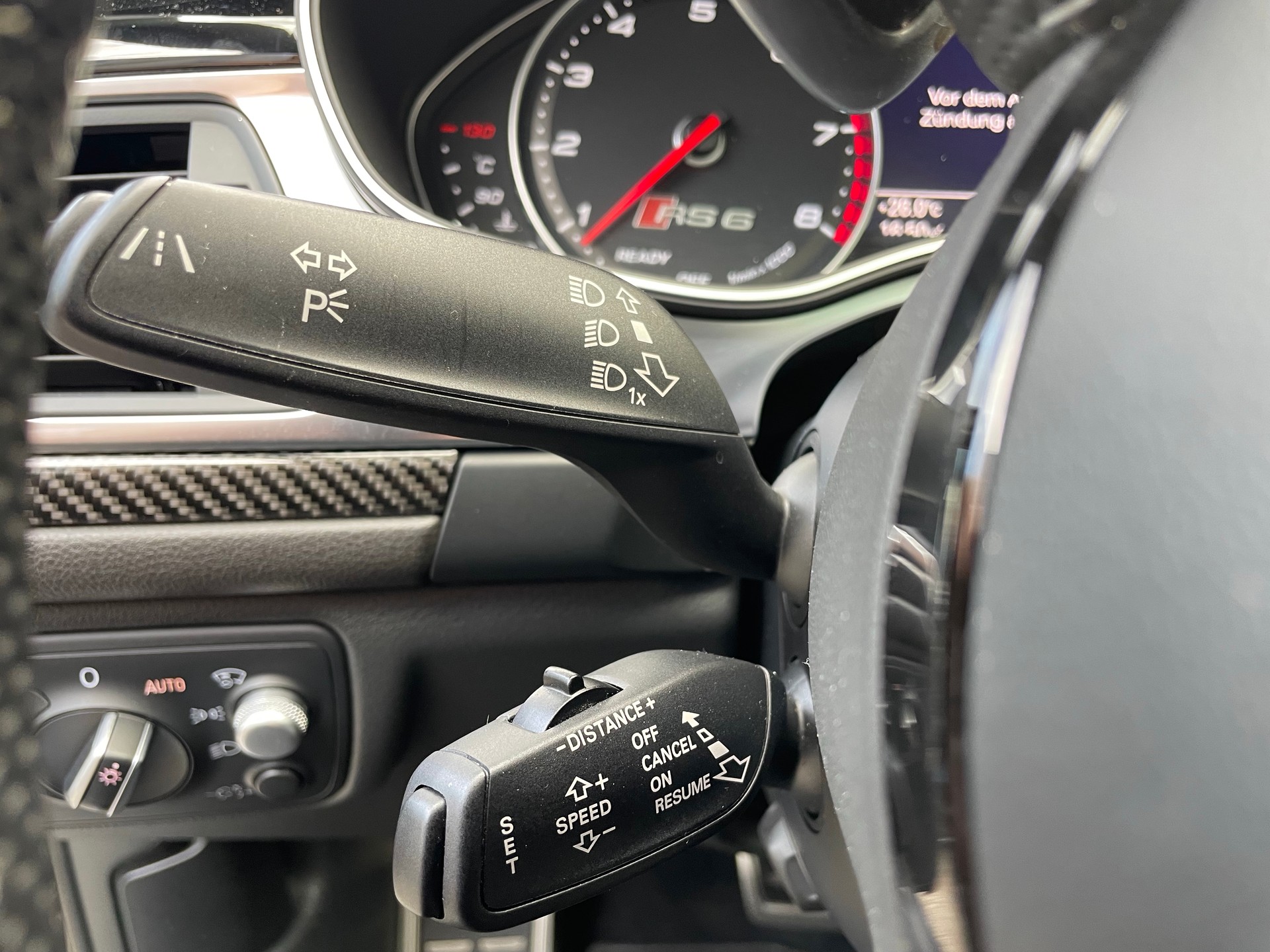 AUDI RS6 Avant 4.0 TFSI V8 performance quattro-image-12