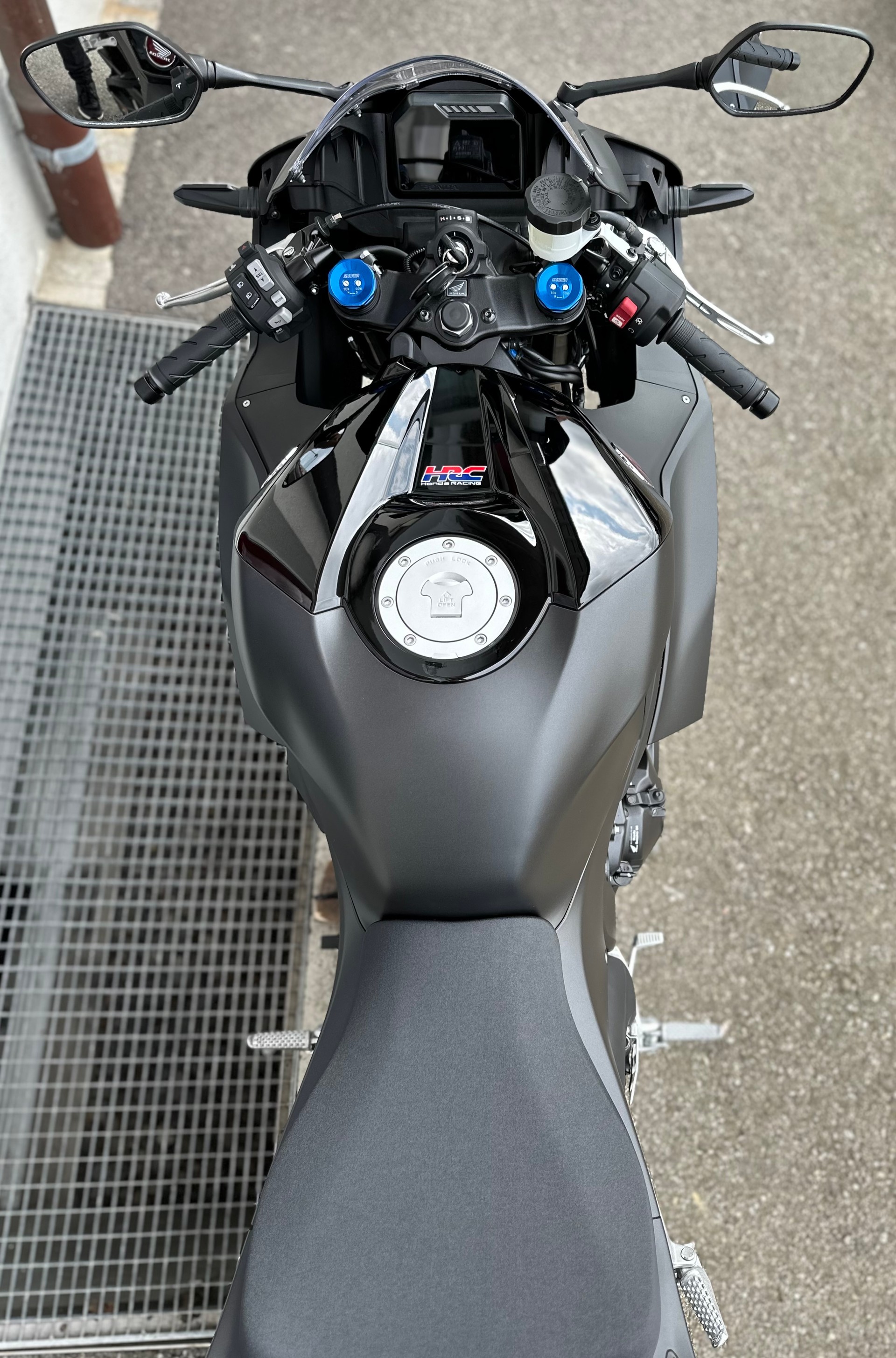 HONDA CBR 600 RR-image-8