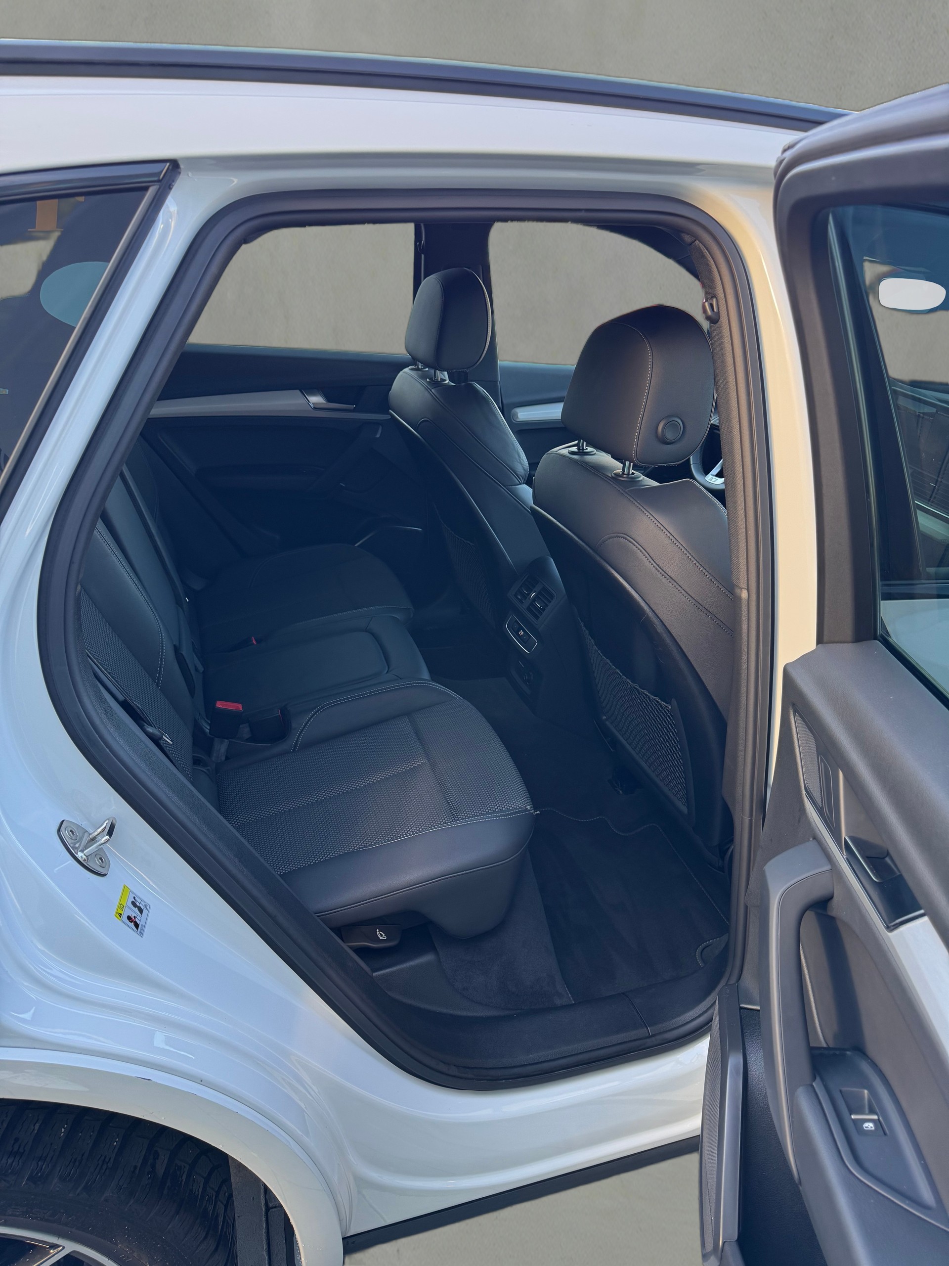 AUDI Q5 40 TDI S-line quattro S-tronic-image-14