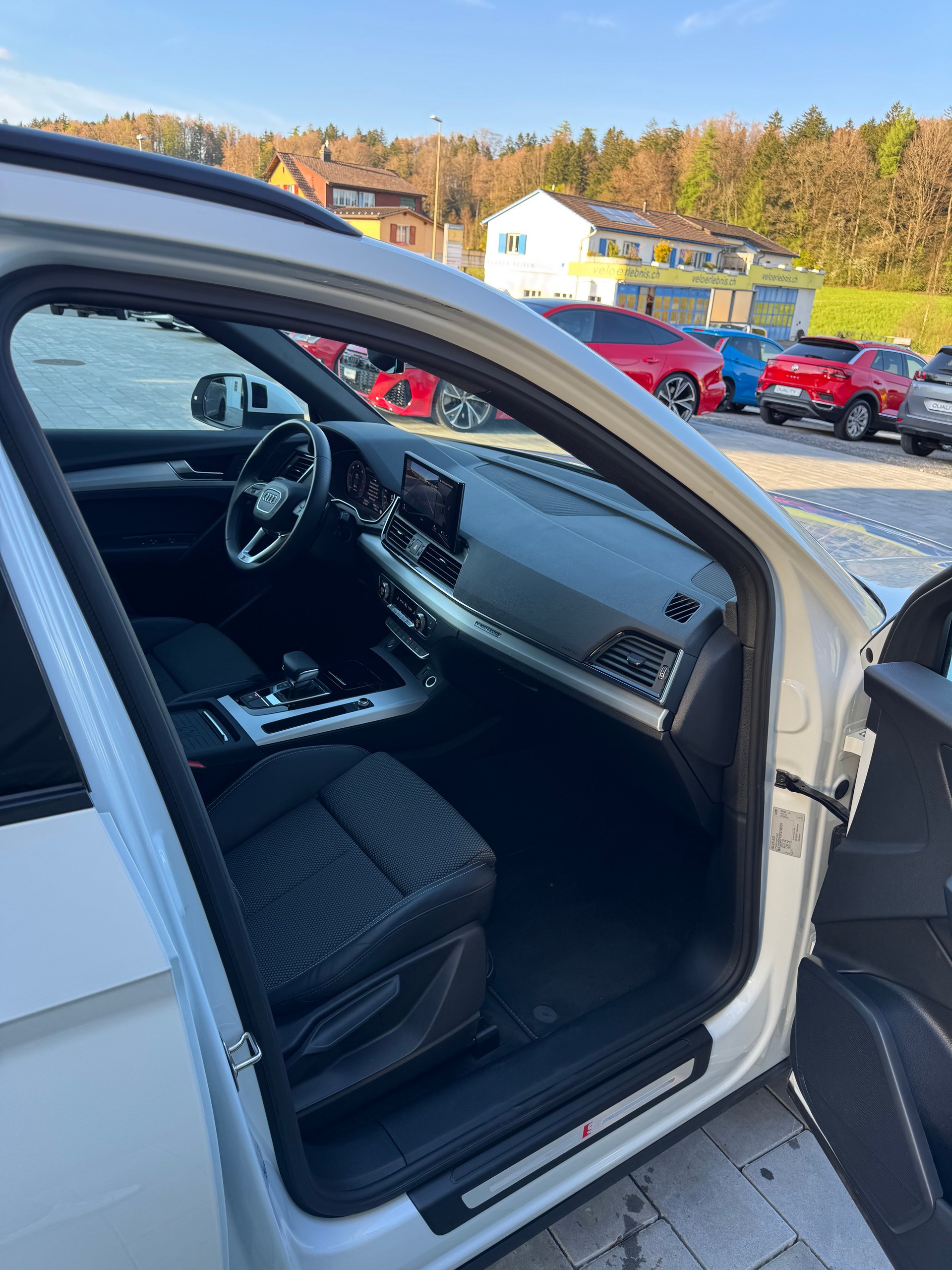 AUDI Q5 40 TDI S-line quattro S-tronic-image-12
