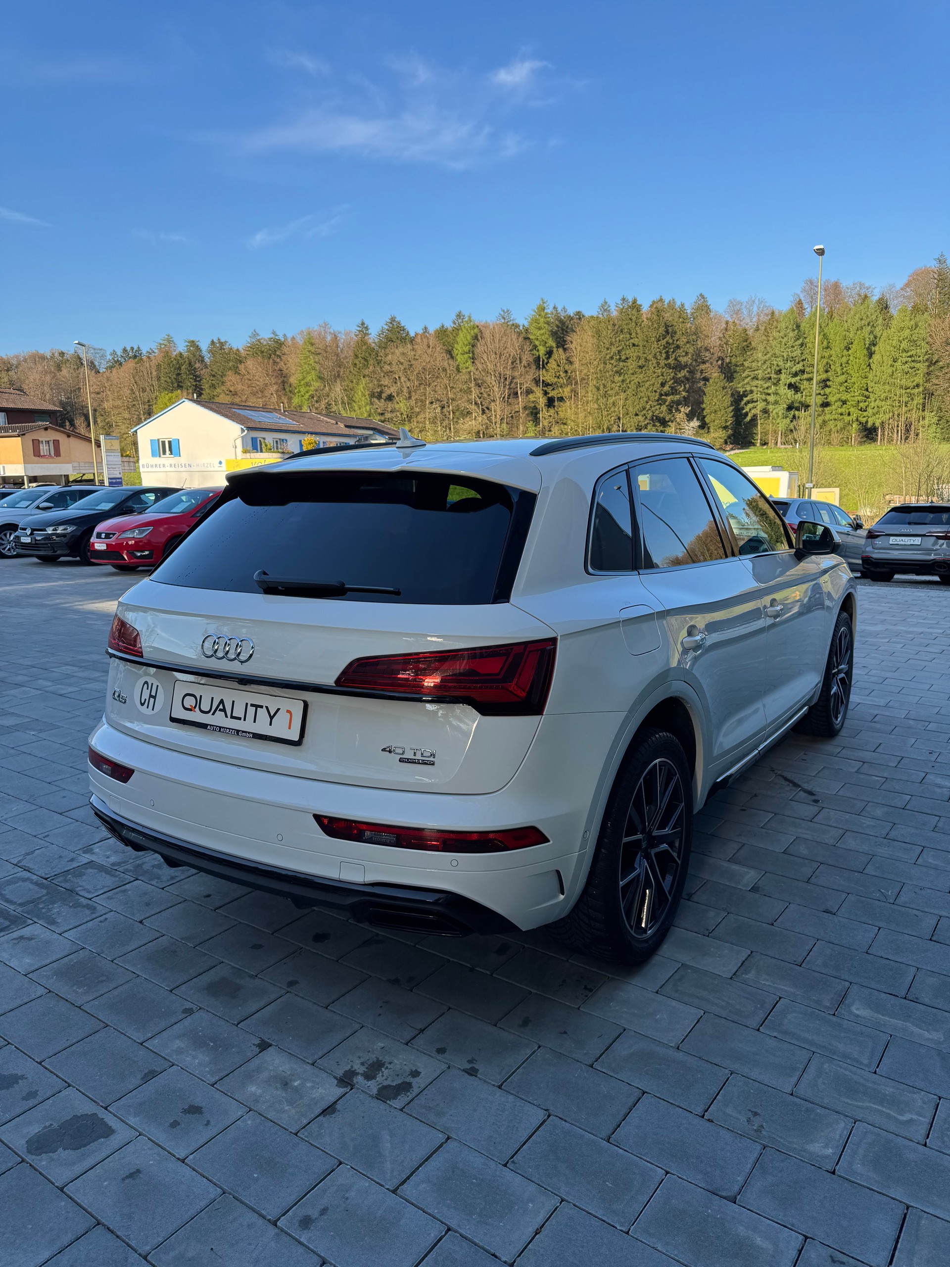 AUDI Q5 40 TDI S-line quattro S-tronic-showroom-element-3