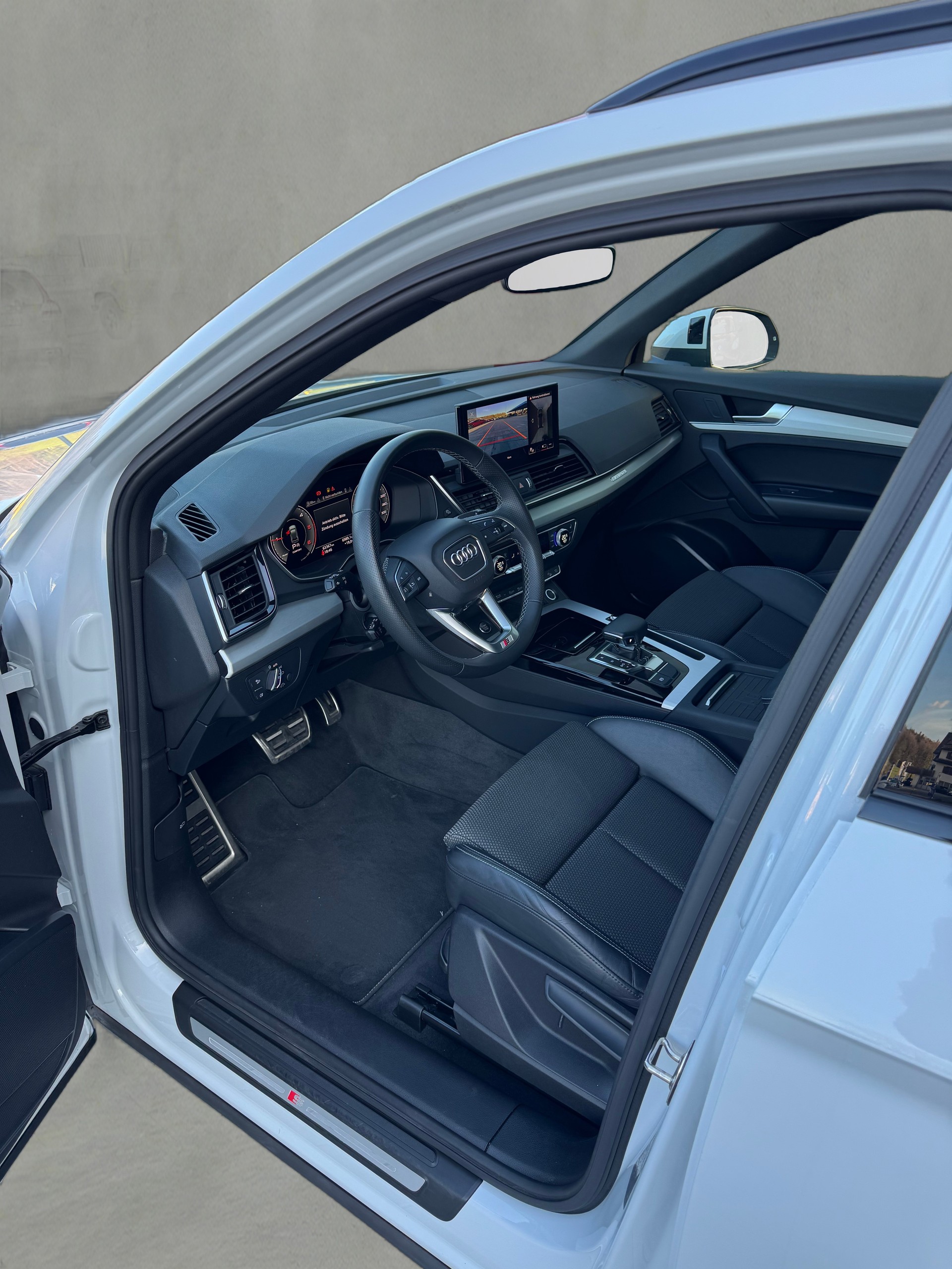 AUDI Q5 40 TDI S-line quattro S-tronic-image-6
