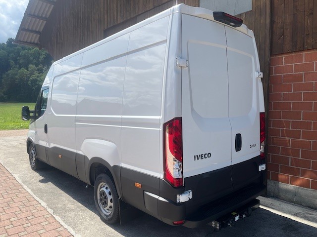 IVECO 35S16VA8 3520L H2-showroom-element-1