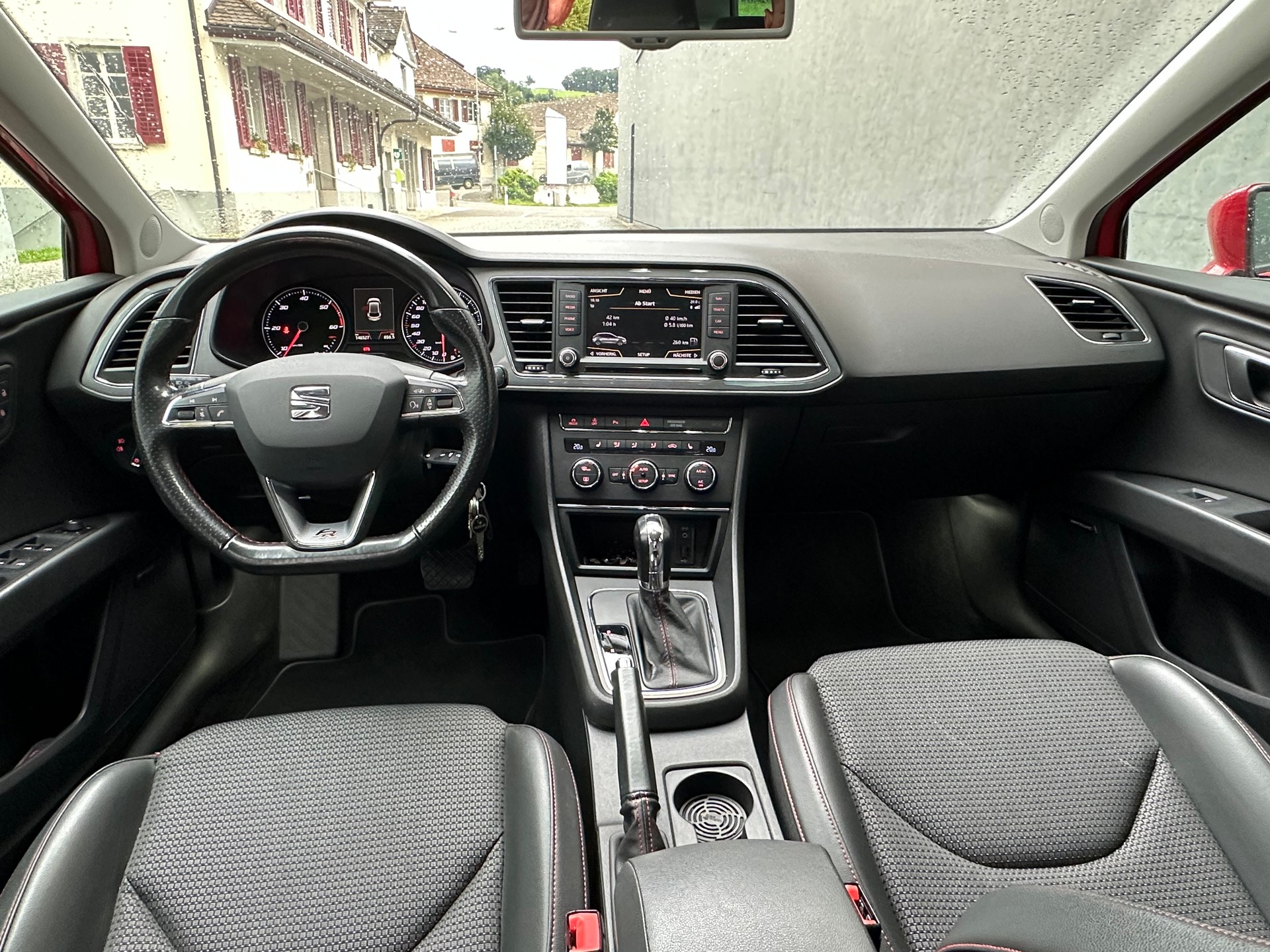 SEAT Leon 2.0 TDI FR Line DSG-image-10