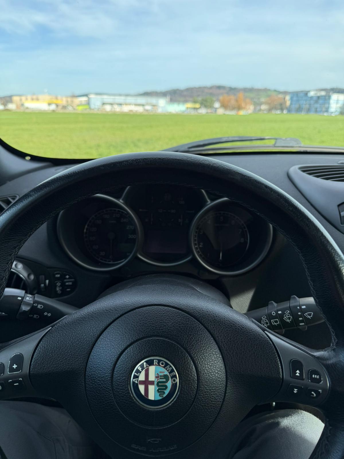 ALFA ROMEO 147 3.2 GTA-image-6