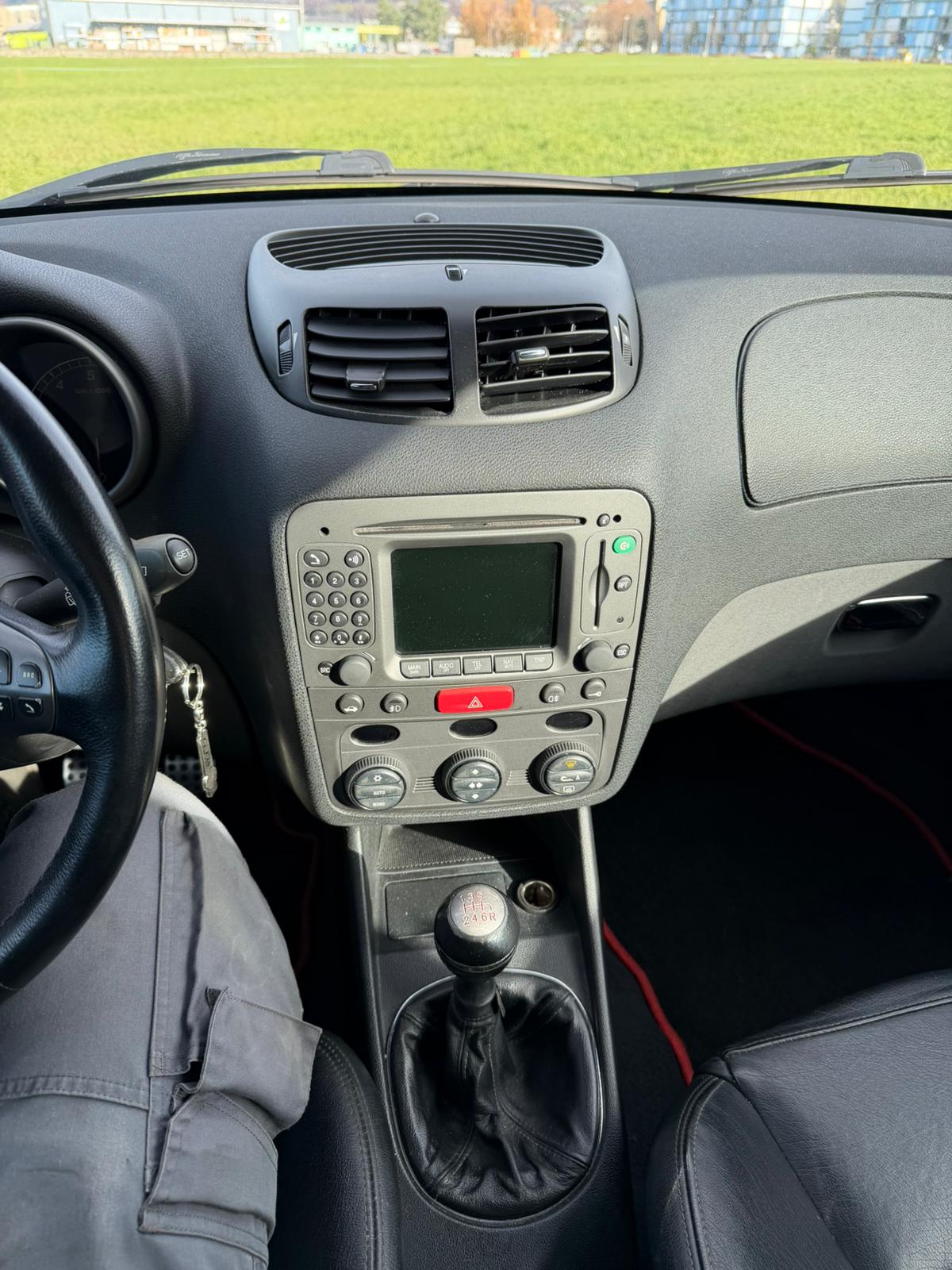 ALFA ROMEO 147 3.2 GTA-image-7