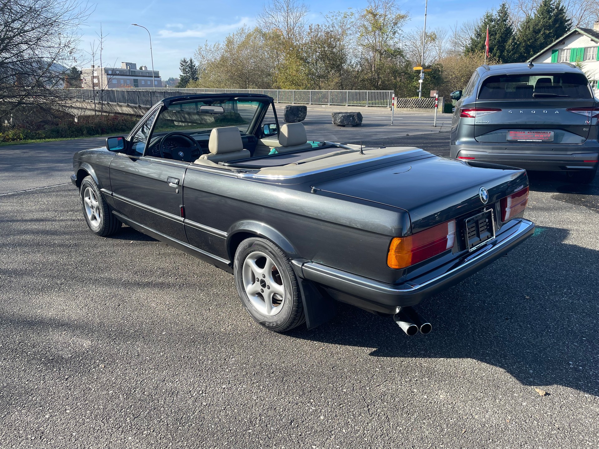 BMW 325i A Cabrio-image-4