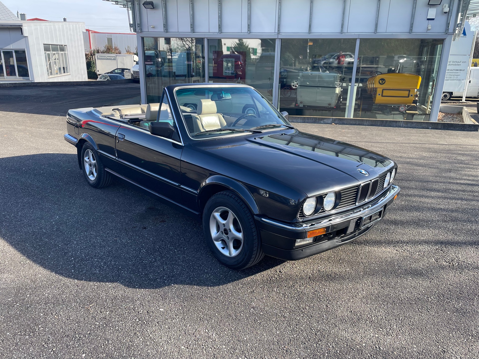 BMW 325i A Cabrio-image-2