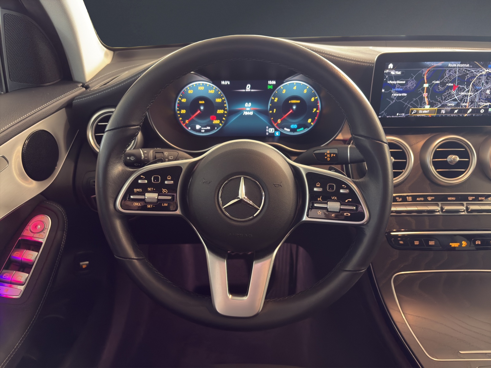 MERCEDES-BENZ GLC 200 4Matic-image-13