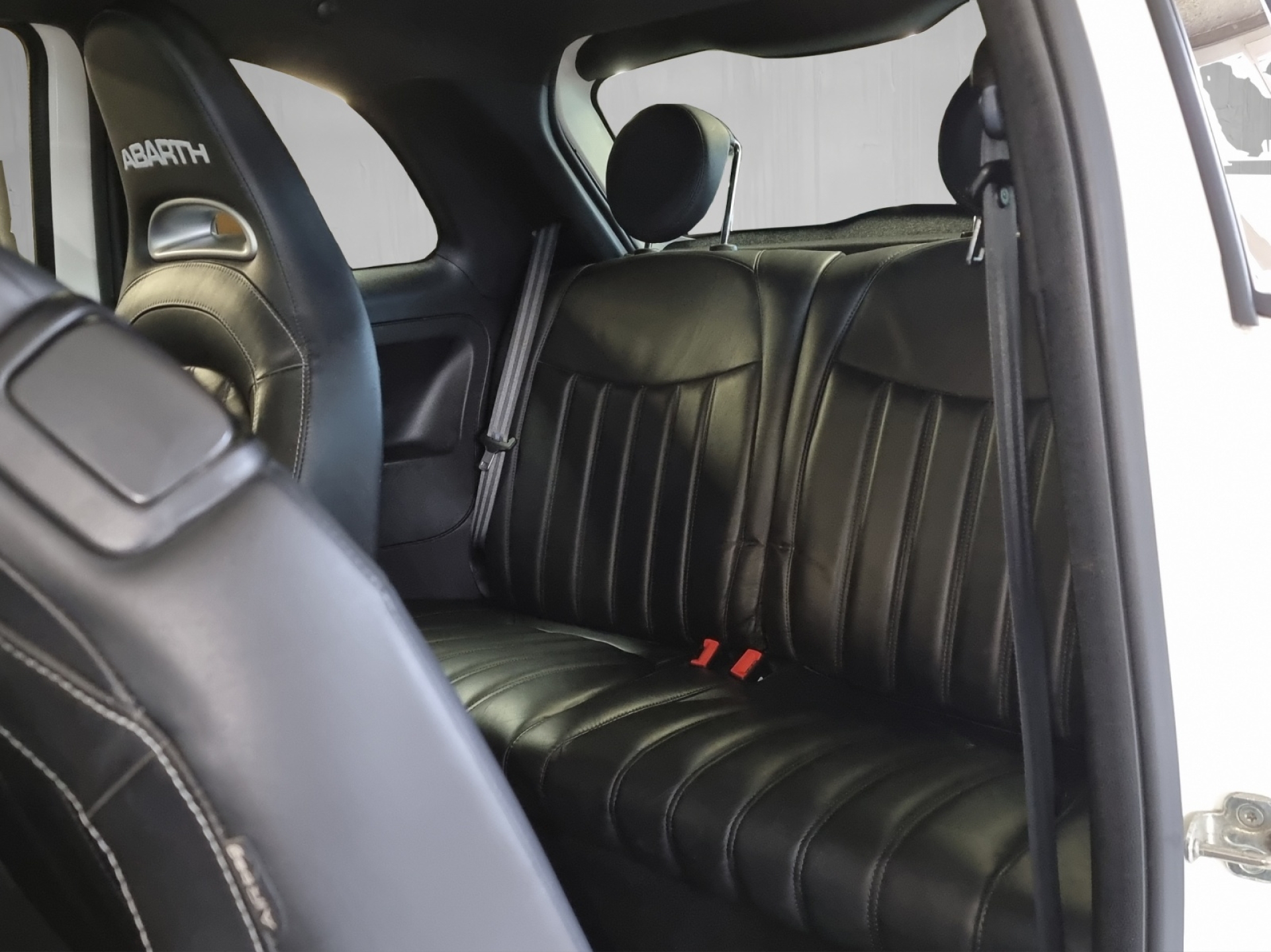 FIAT 595 Abarth 1.4 T-Jet 165 Turismo-image-7