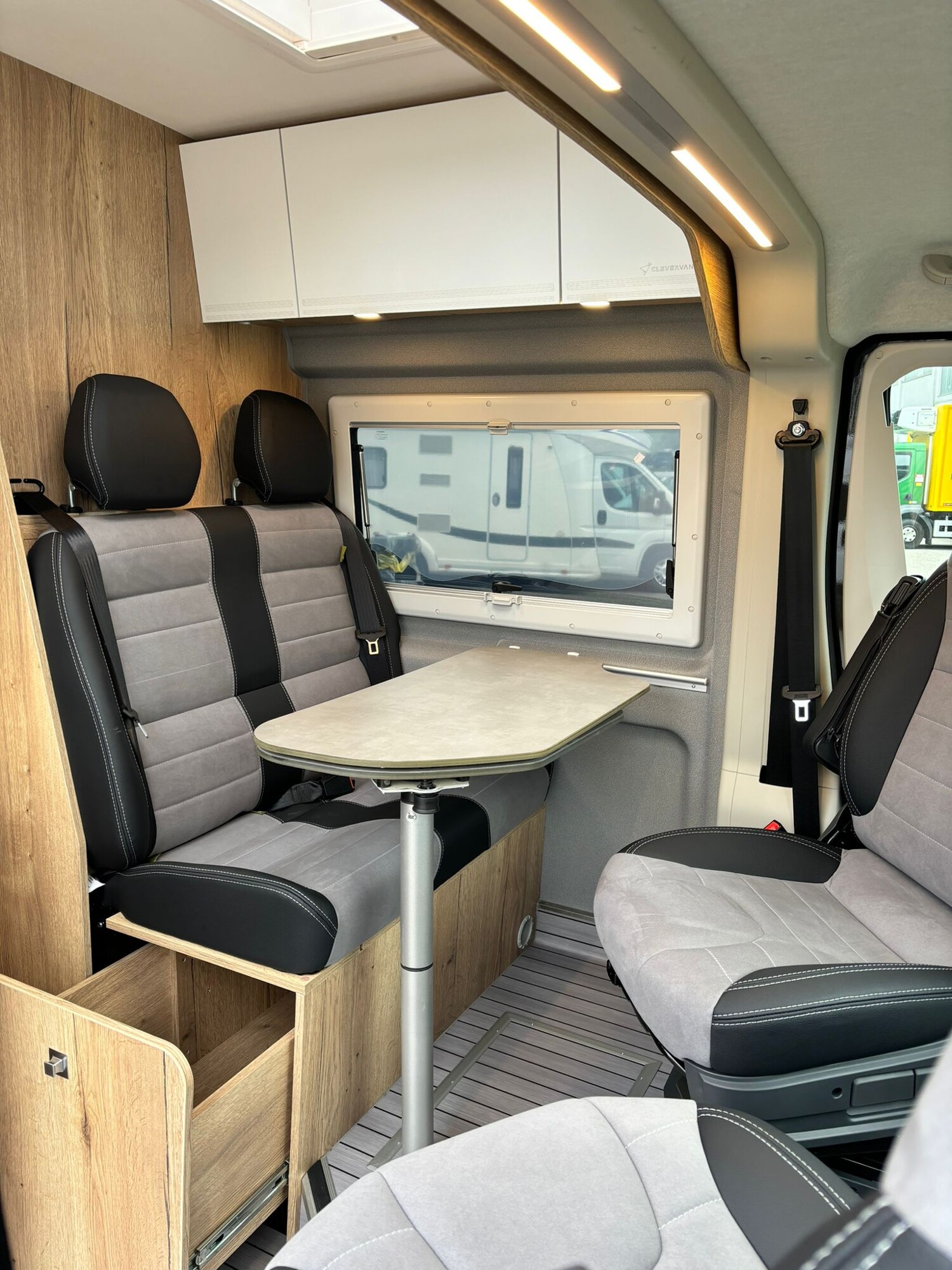 CLEVER VANS Runner Citroen 165 PS-image-12