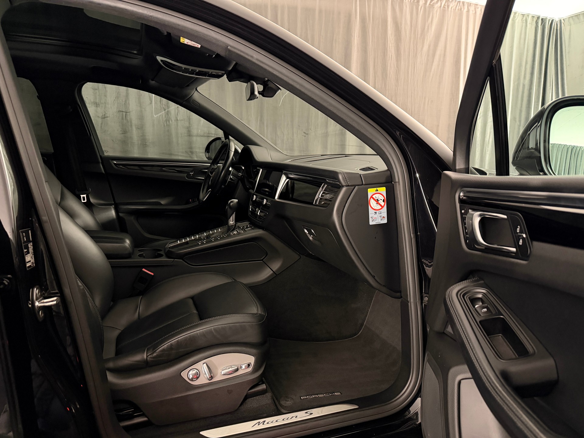 PORSCHE Macan S PDK-image-5