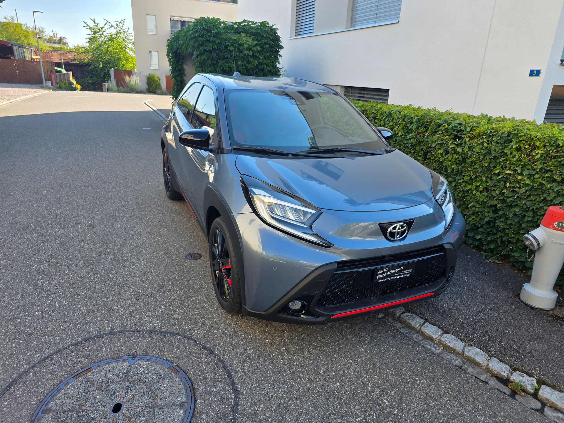 TOYOTA Aygo X 1.0 VVT-i Undercover CVT-image-2