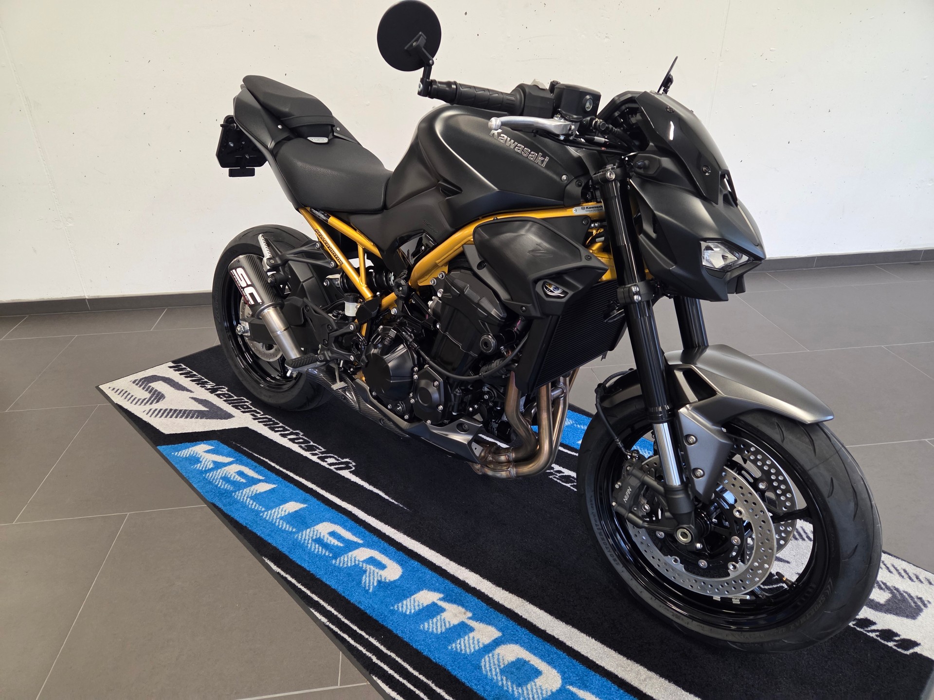 KAWASAKI Z 900 (35kW) Platin Edition-image-3