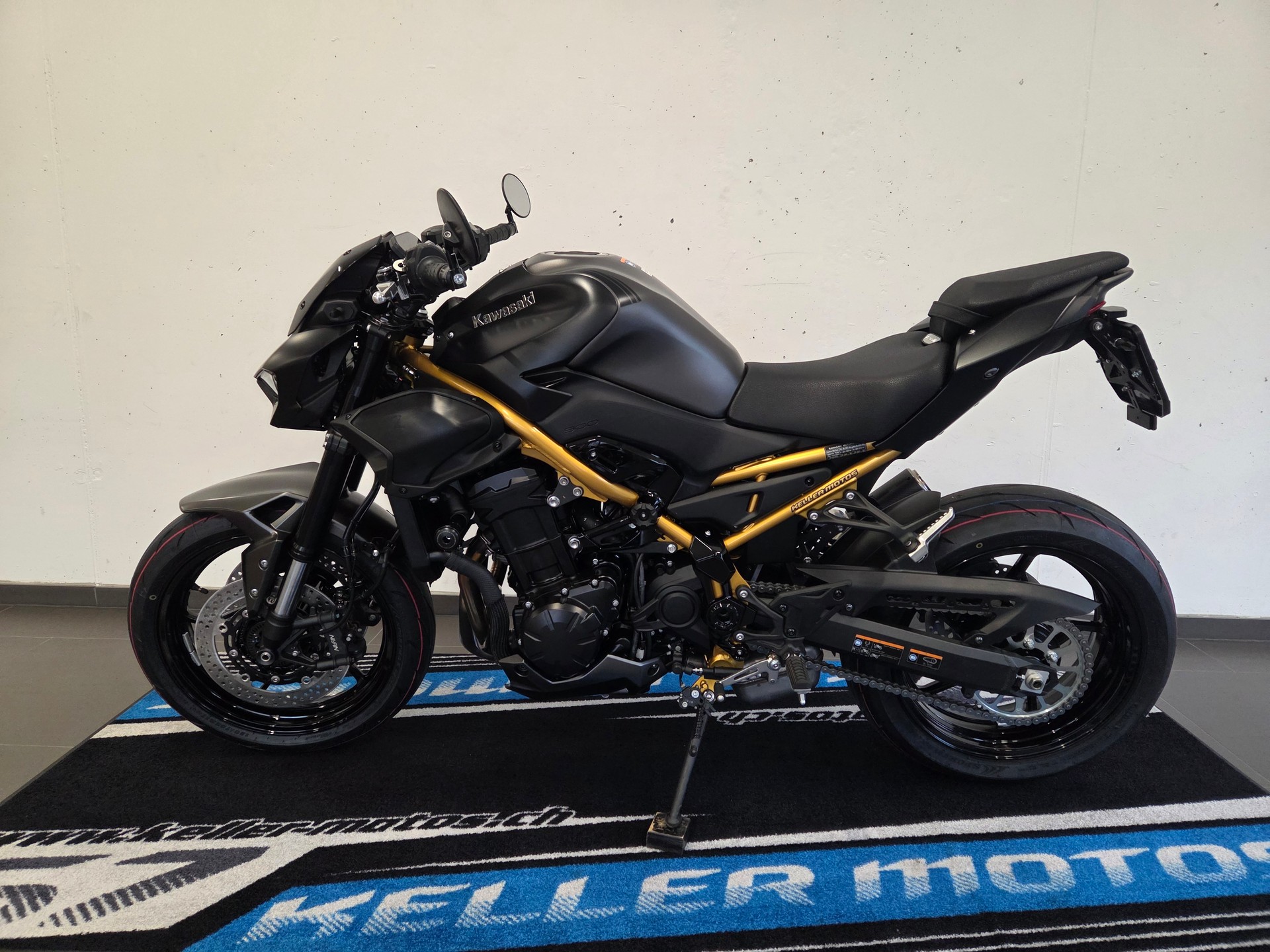 KAWASAKI Z 900 (35kW) Platin Edition-image-1