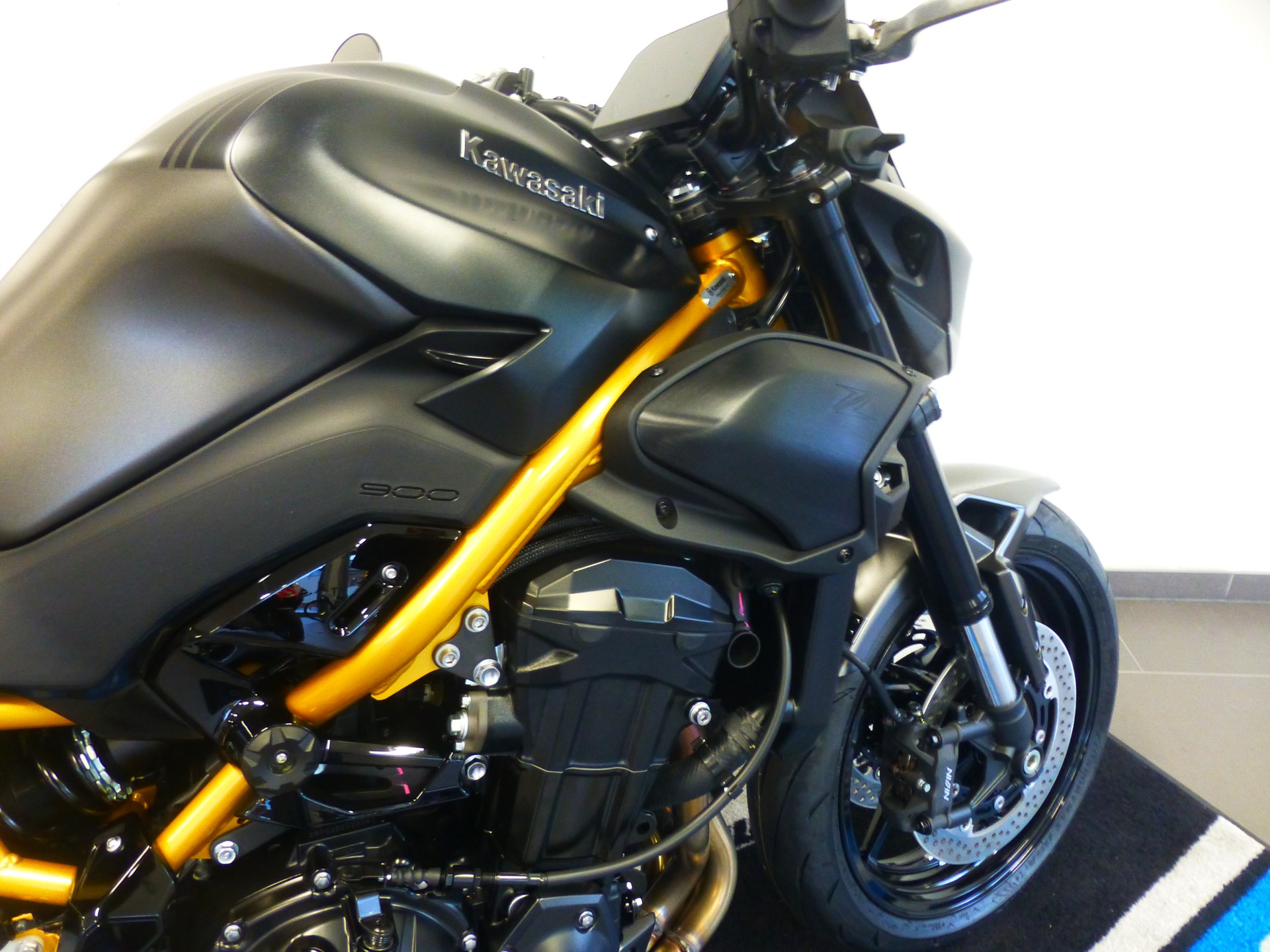 KAWASAKI Z 900 (35kW) Platin Edition-image-13