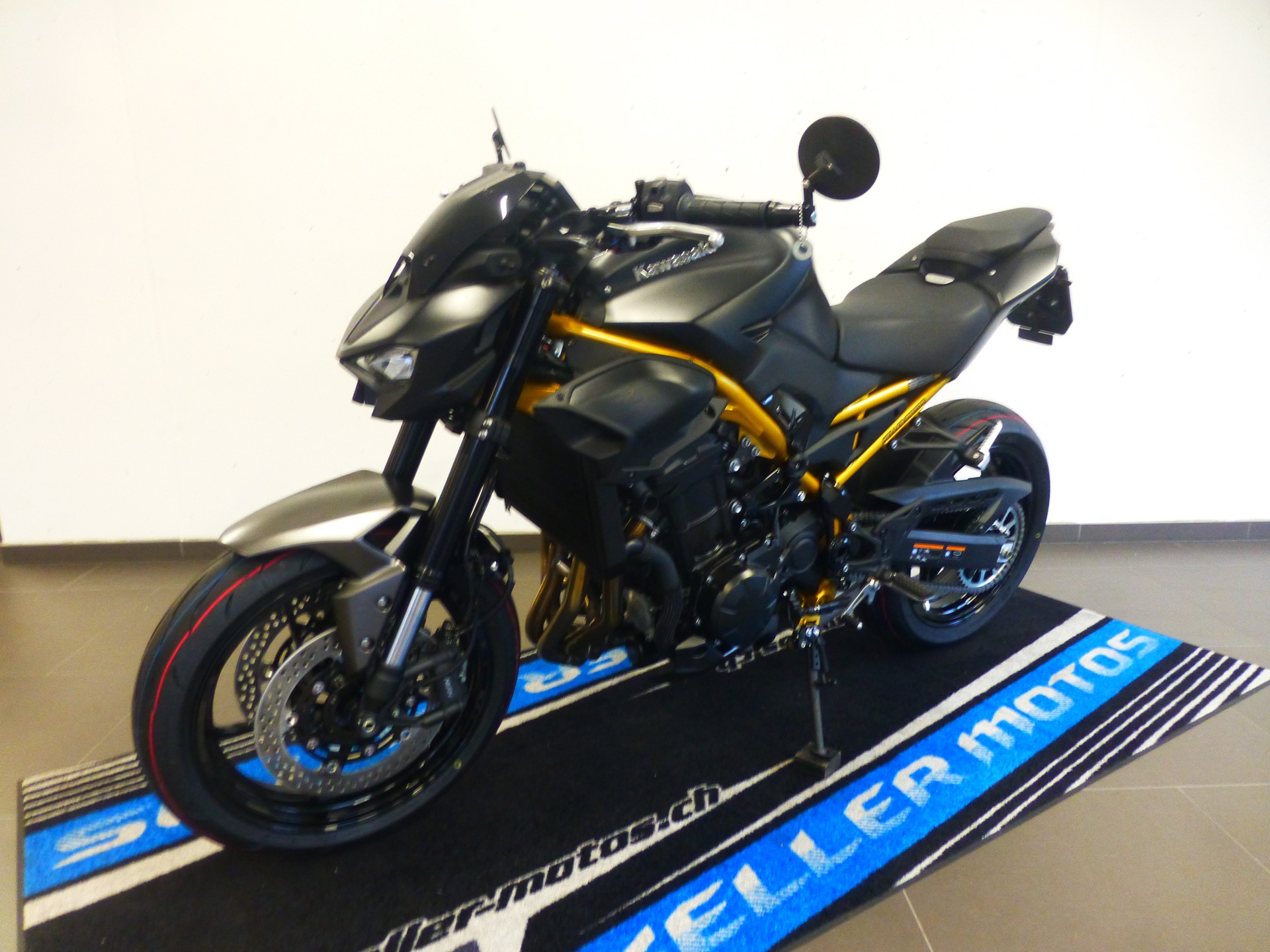 KAWASAKI Z 900 (35kW) Platin Edition-image-8