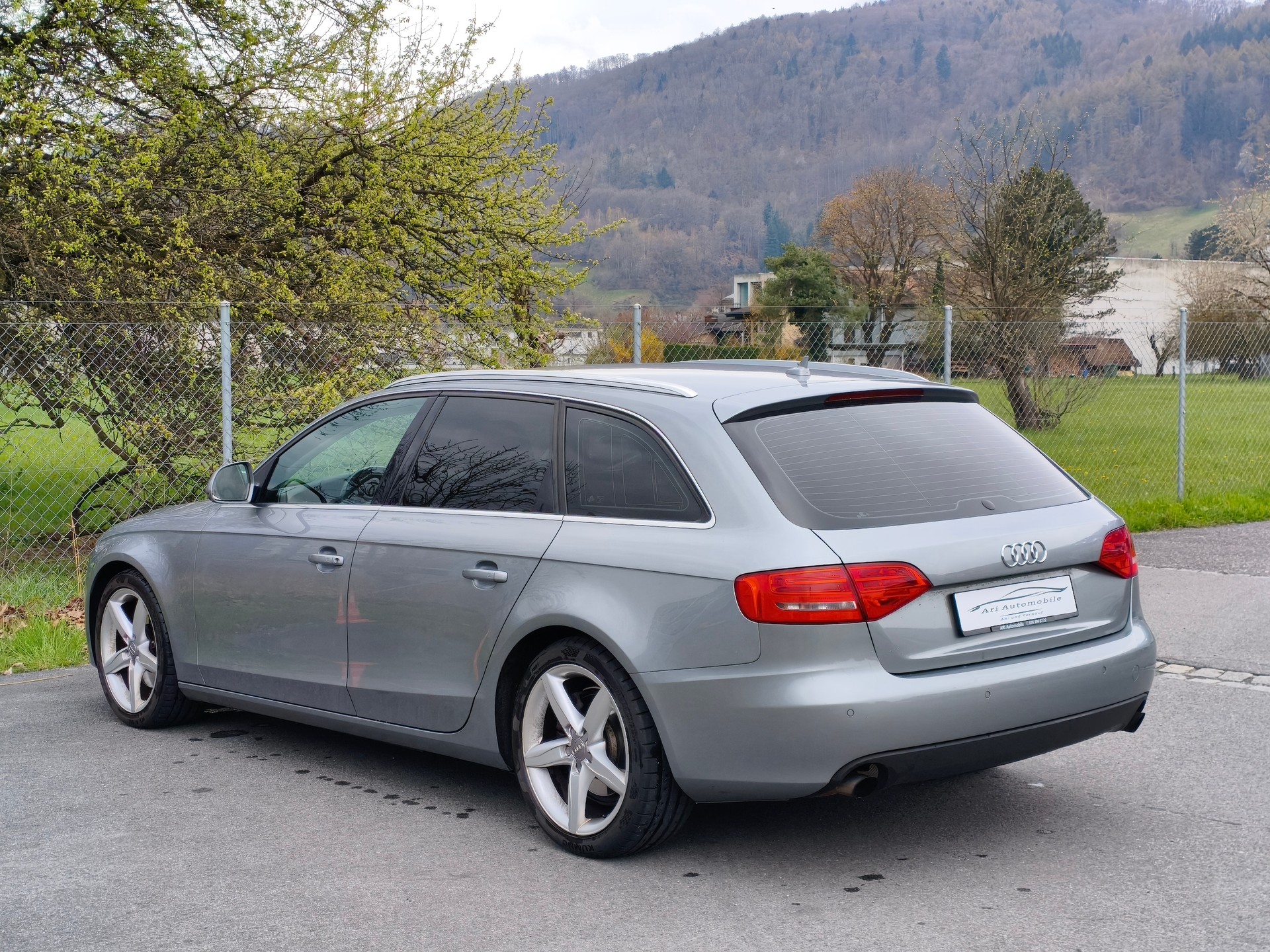 AUDI A4 Avant 2.0 TFSI multitronic-image-8