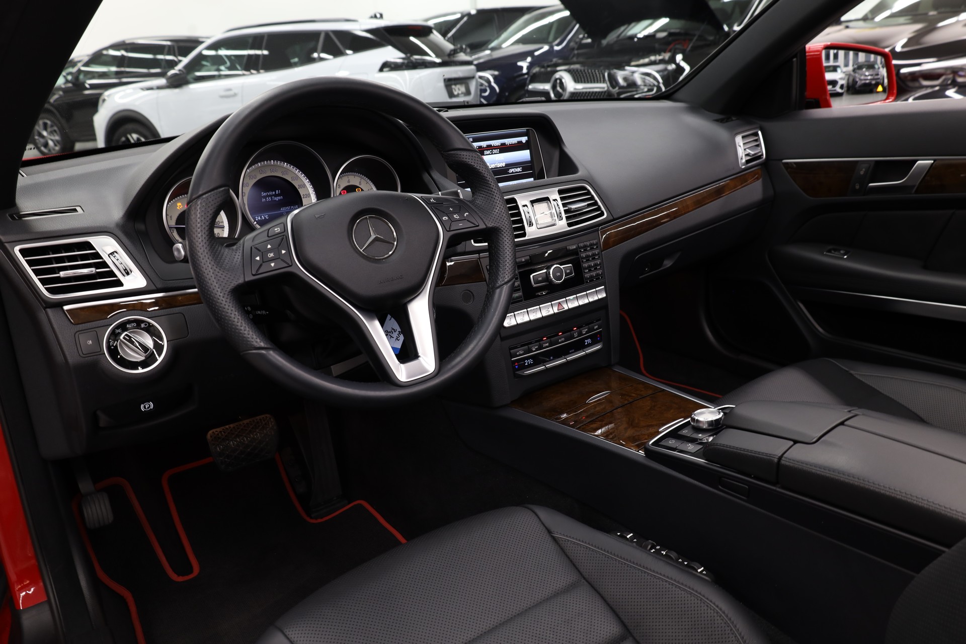 MERCEDES-BENZ E 320 Cabriolet-image-18