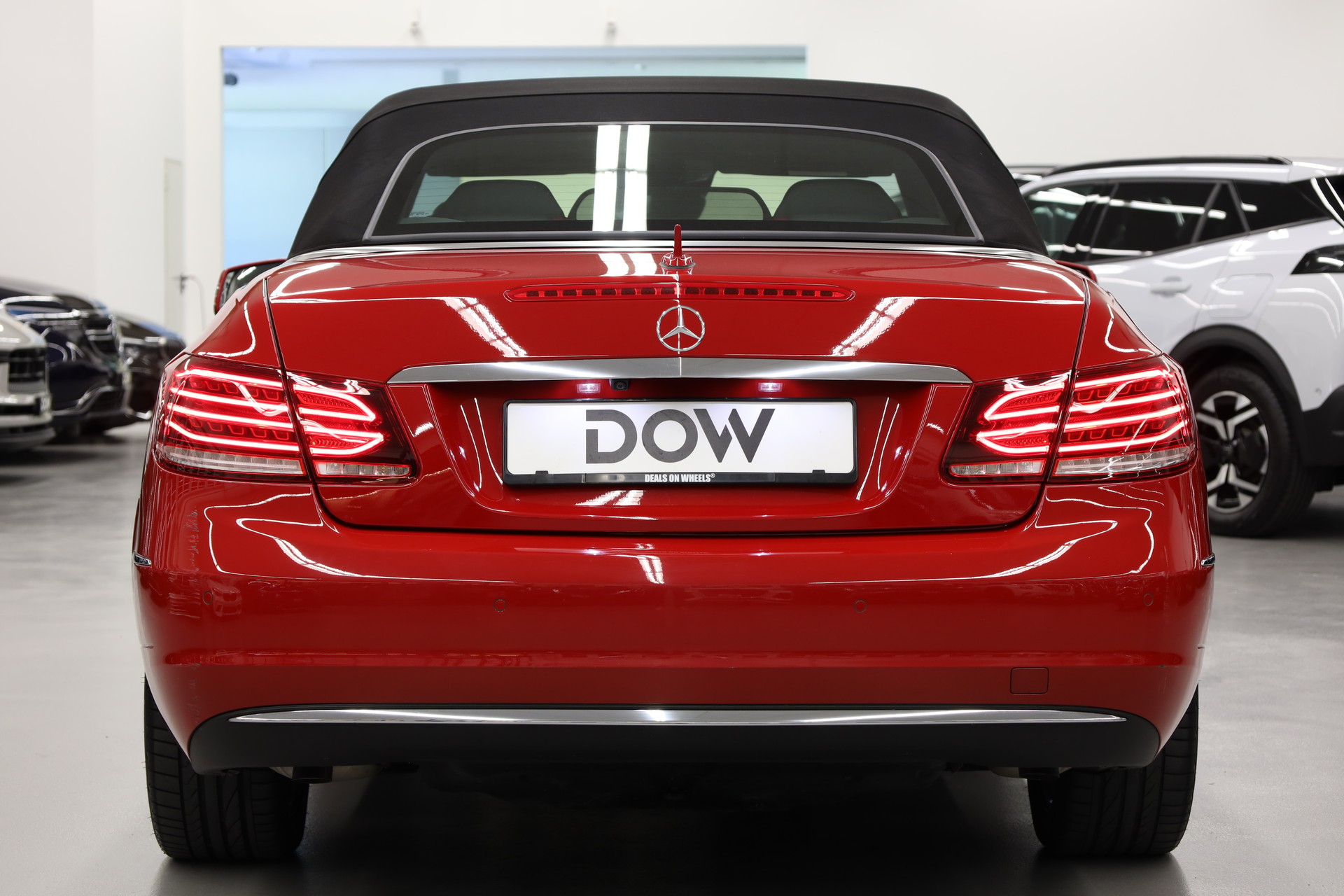 MERCEDES-BENZ E 320 Cabriolet-image-7