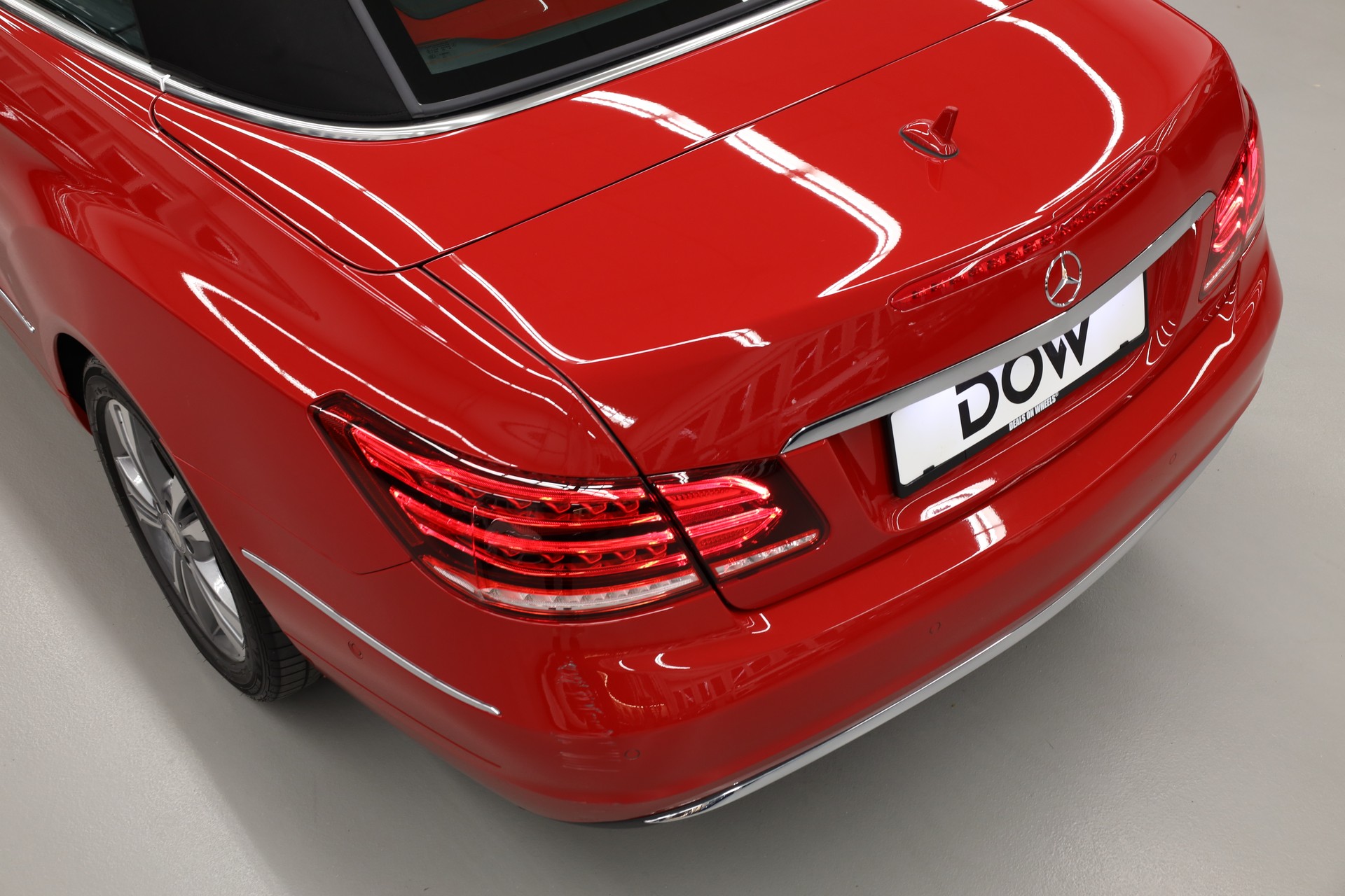 MERCEDES-BENZ E 320 Cabriolet-image-8