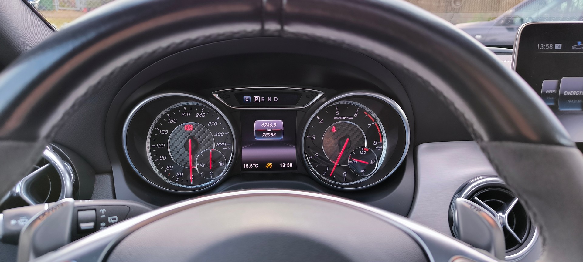 MERCEDES-BENZ GLA 45 AMG 4Matic 7G-DCT-image-9