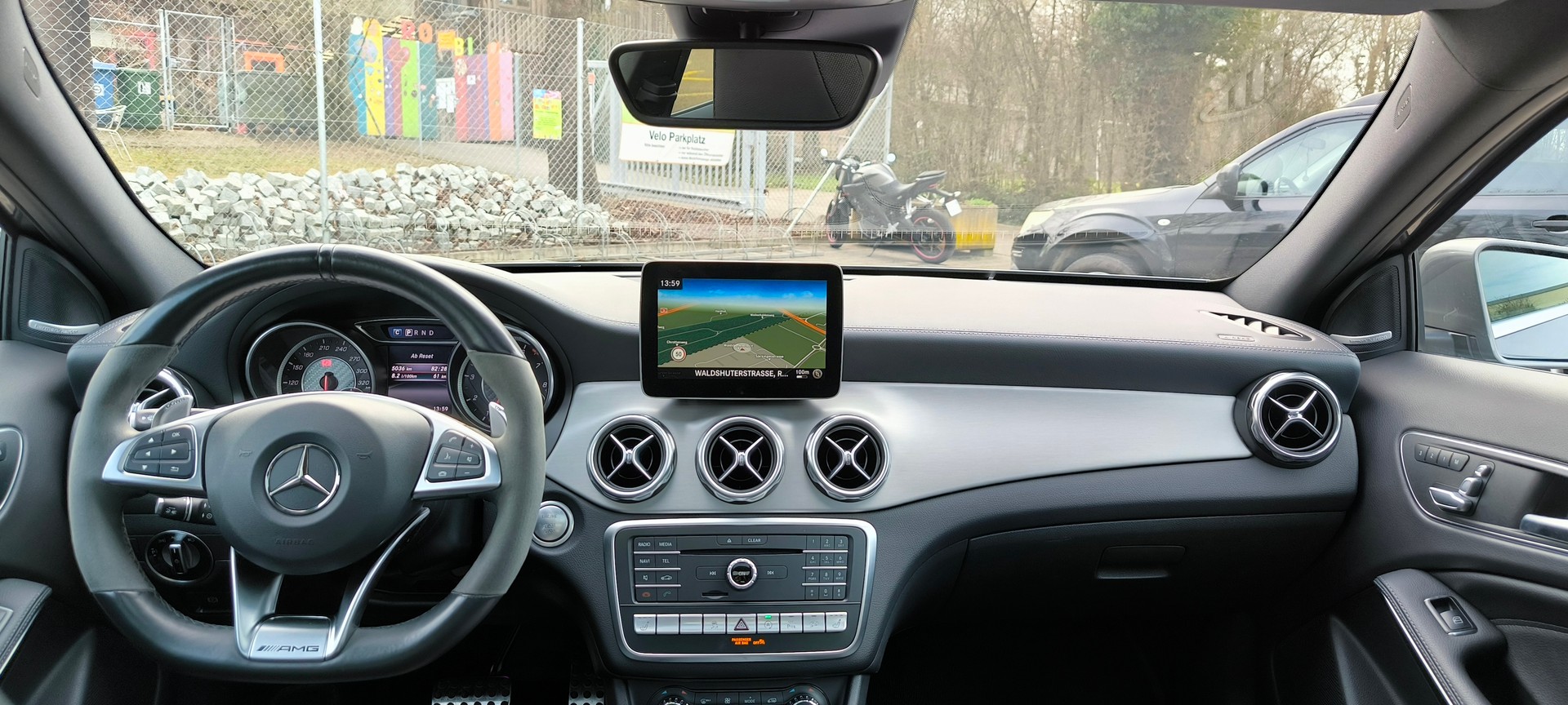 MERCEDES-BENZ GLA 45 AMG 4Matic 7G-DCT-image-11