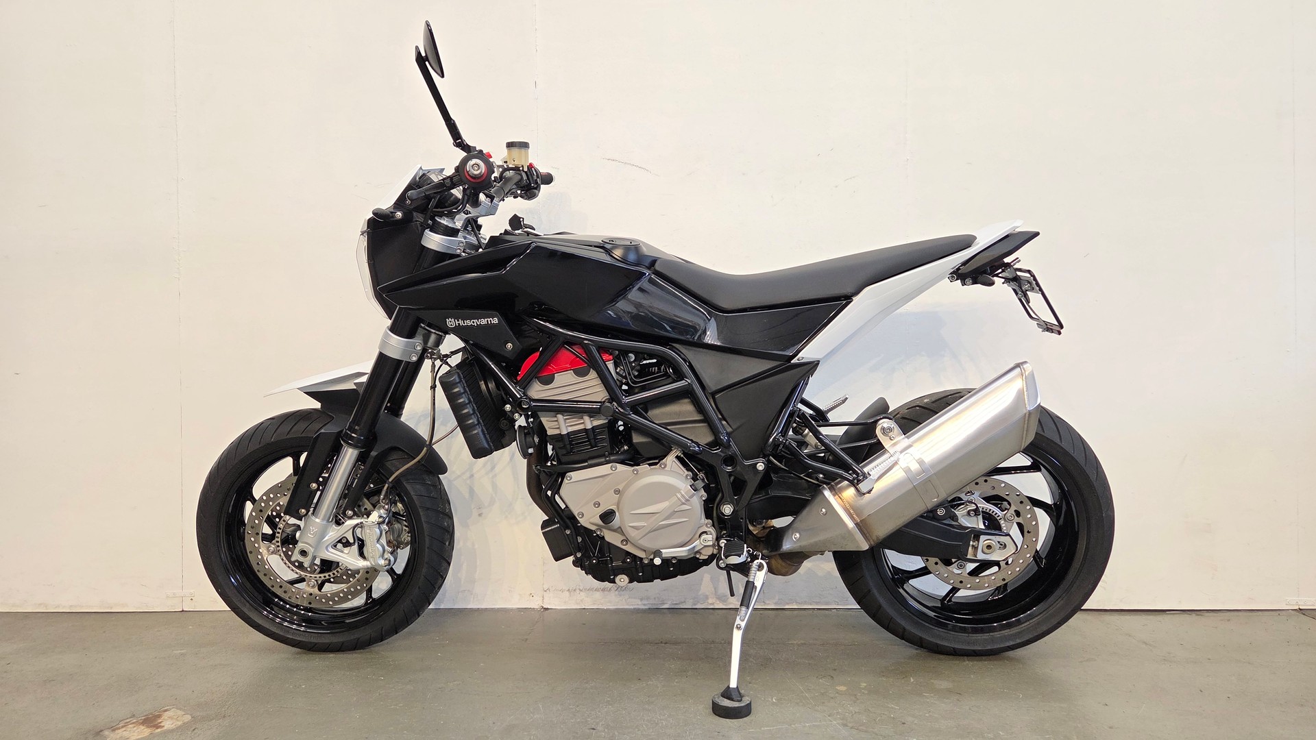 HUSQVARNA Nuda 900 ABS-image-1