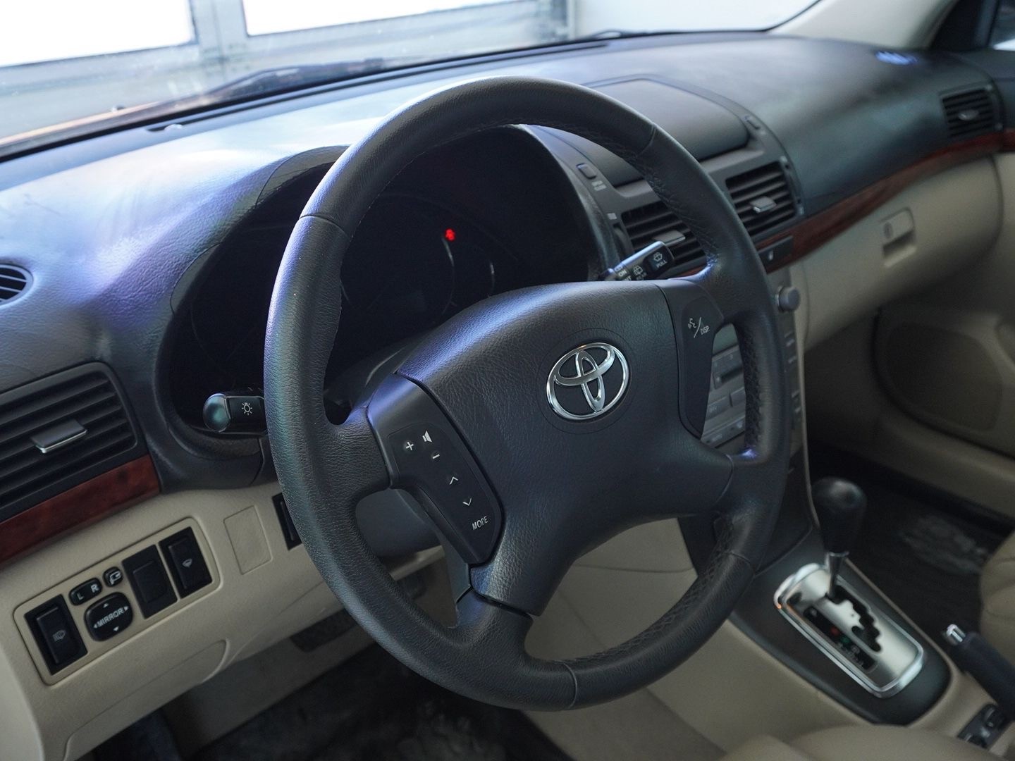 TOYOTA Avensis 2.0 D4 VVT-i Linea Sol Liftback-showroom-element-2