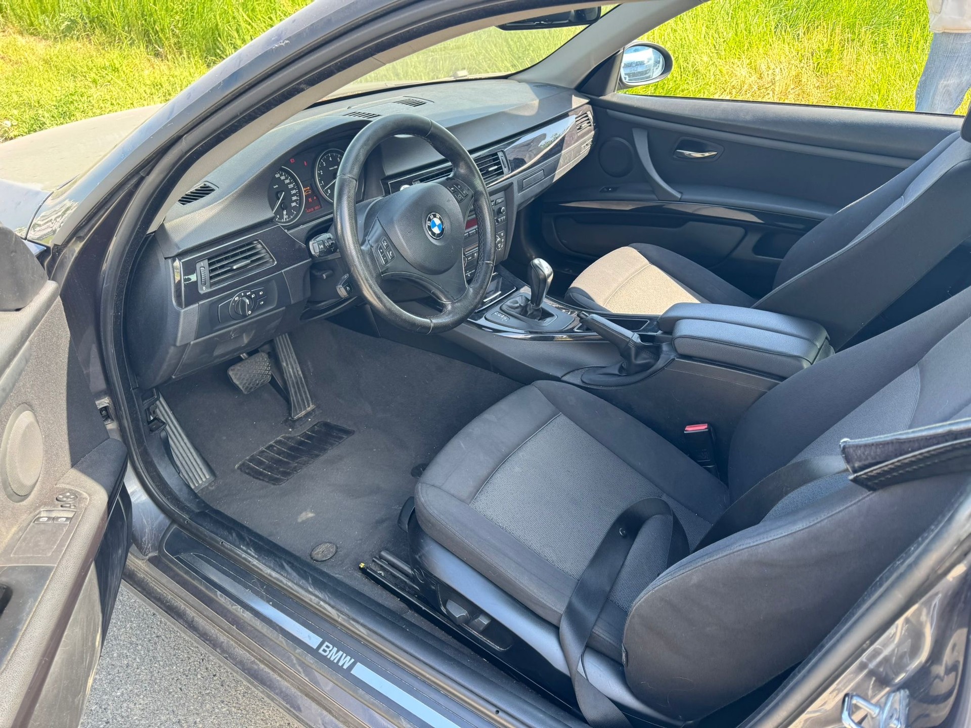 BMW 325xi Coupé-image-3