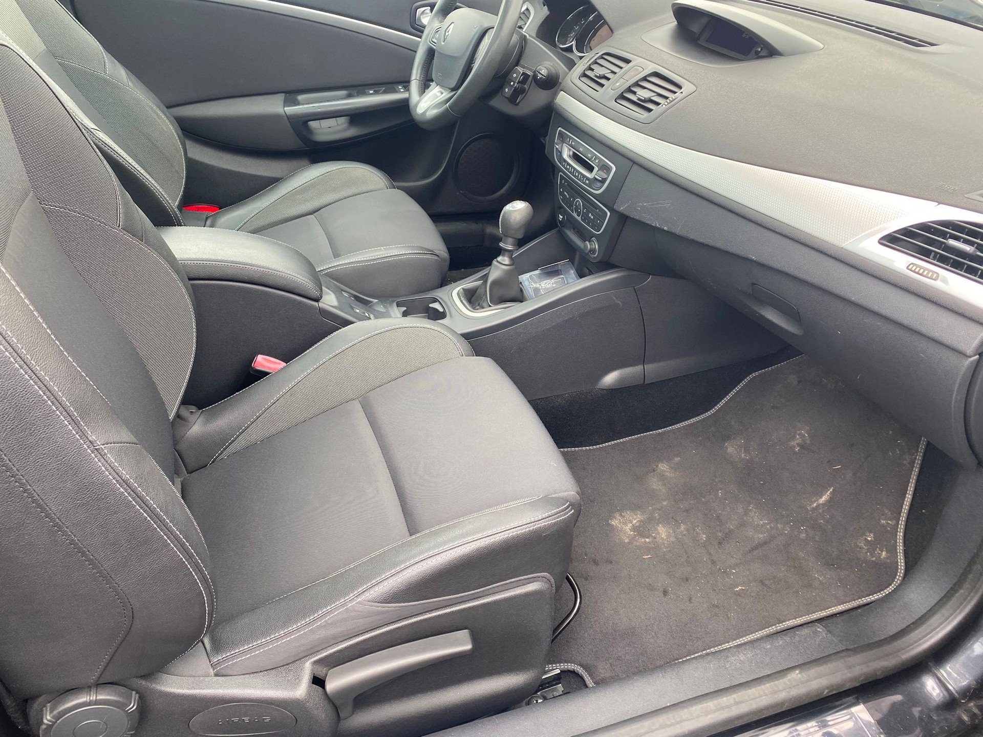 RENAULT Mégane CC 1.4 16V Turbo Dynamique-image-11