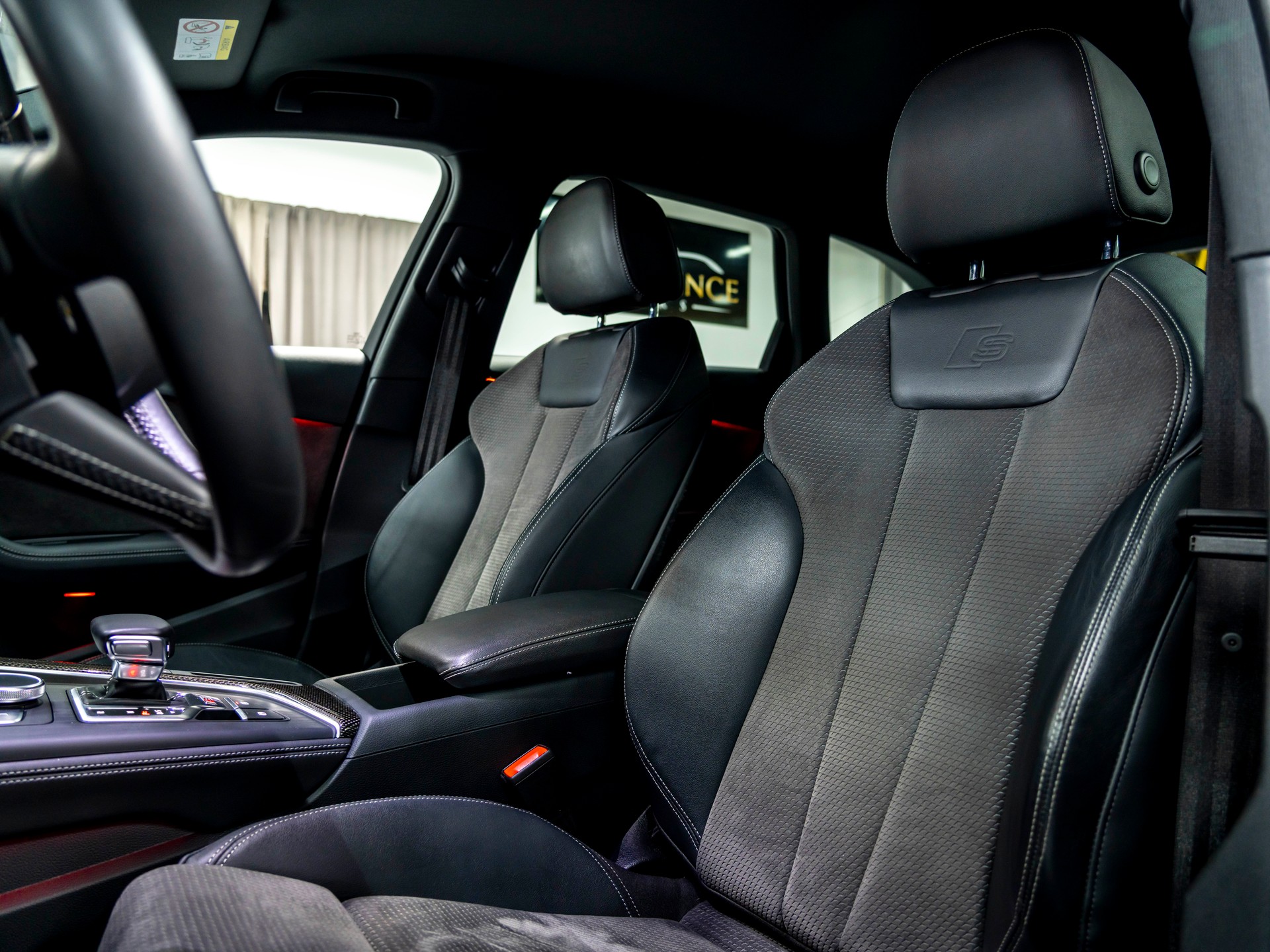 AUDI S4 Avant 3.0 TFSI quattro tiptronic-image-16